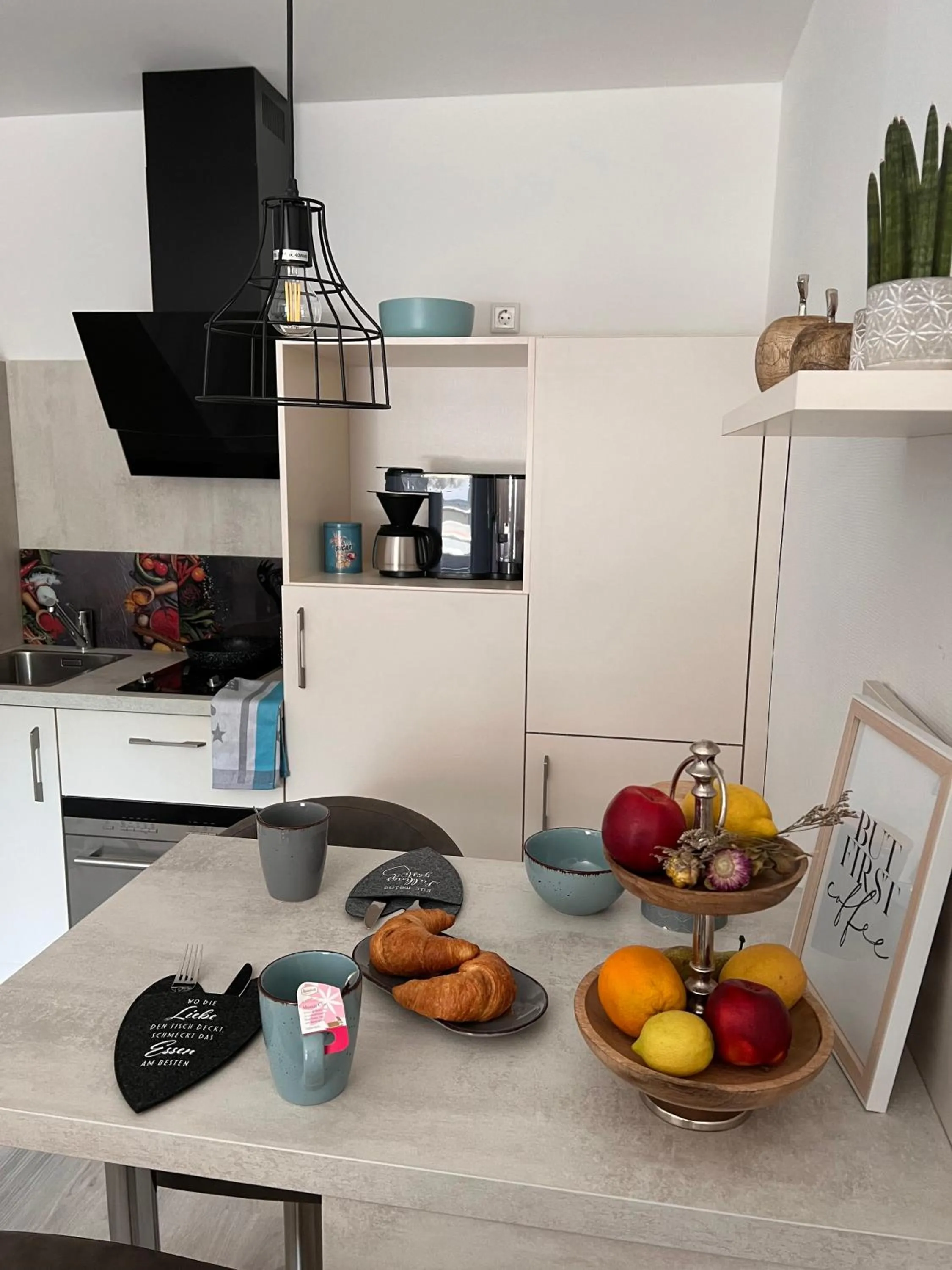 Coffee/tea facilities in SOFI-LIVING-APARTMENTS