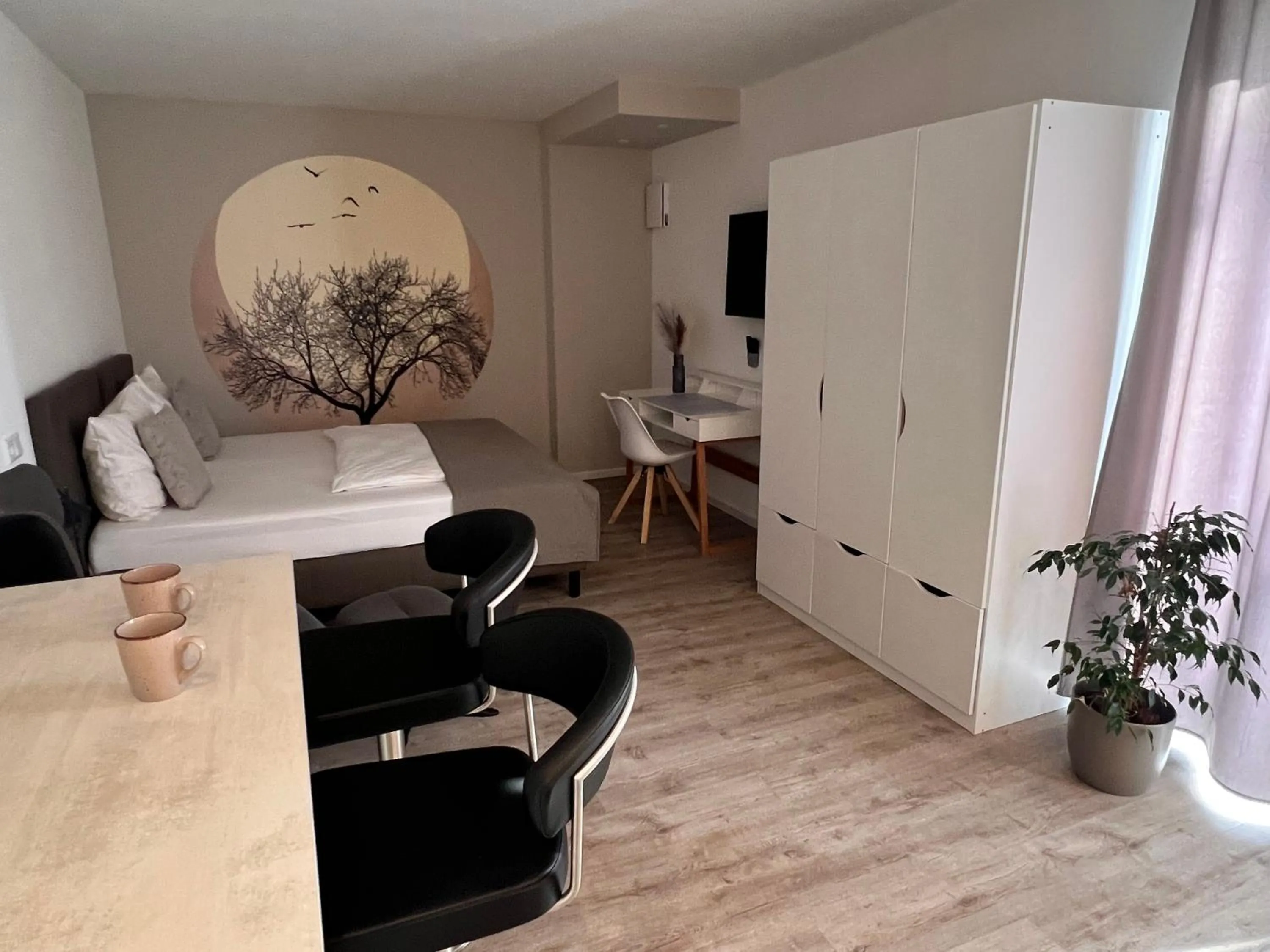 Dining area in SOFI-LIVING-APARTMENTS