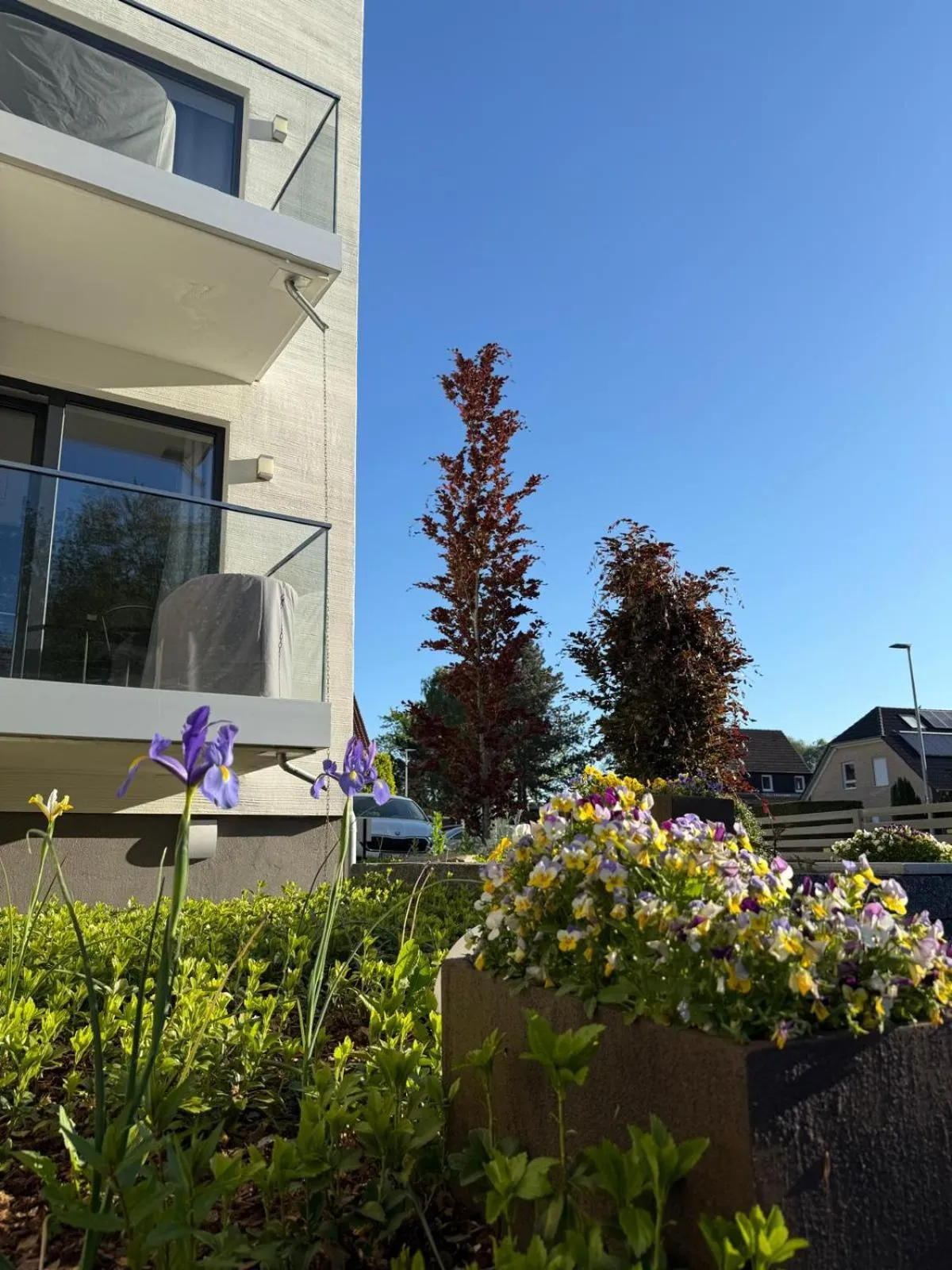 Property building in SOFI-LIVING-APARTMENTS