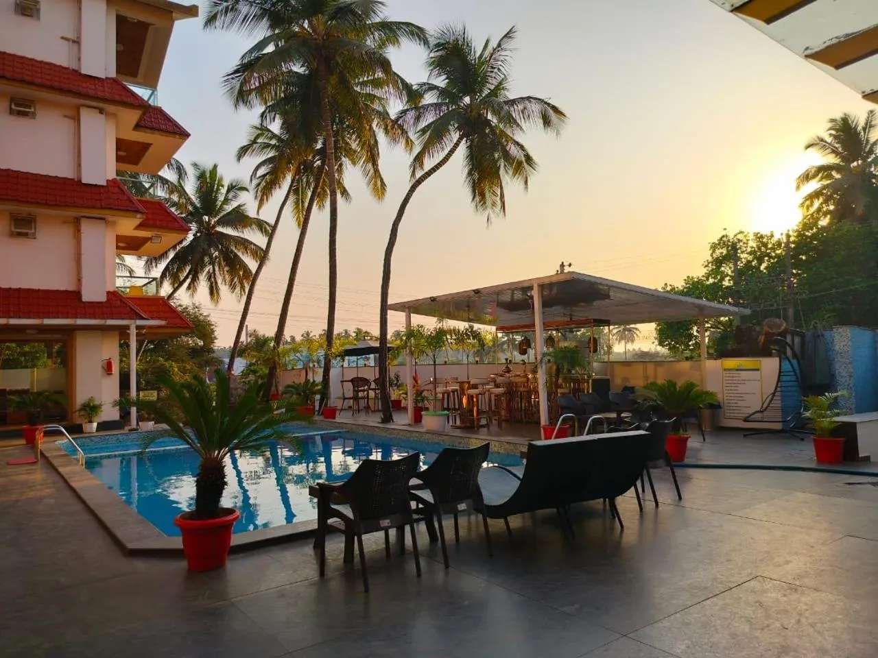 Pool view in Hotel Goa Continental - Baga