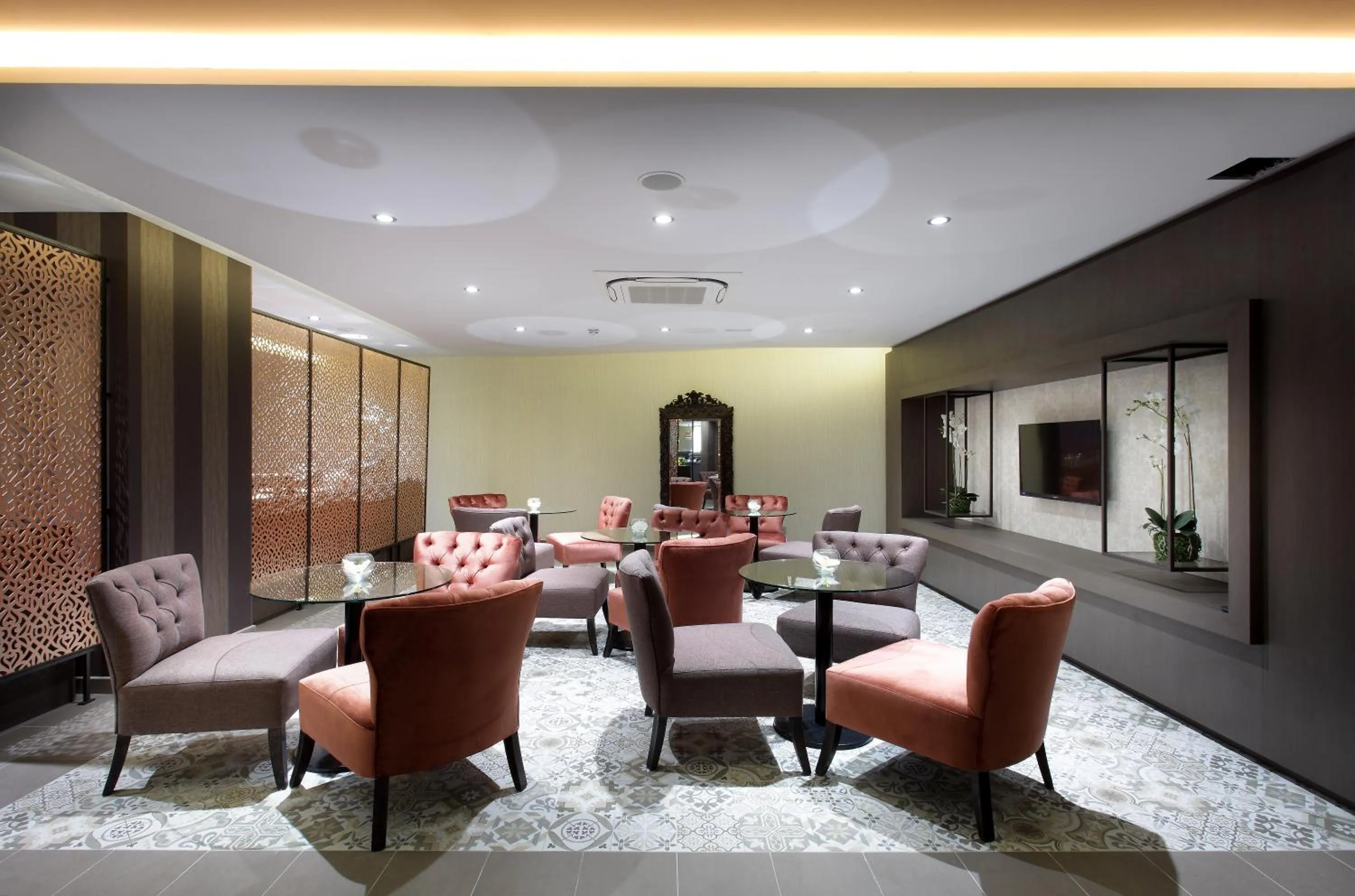 Communal lounge/ TV room in Exe Casa de Los Linajes