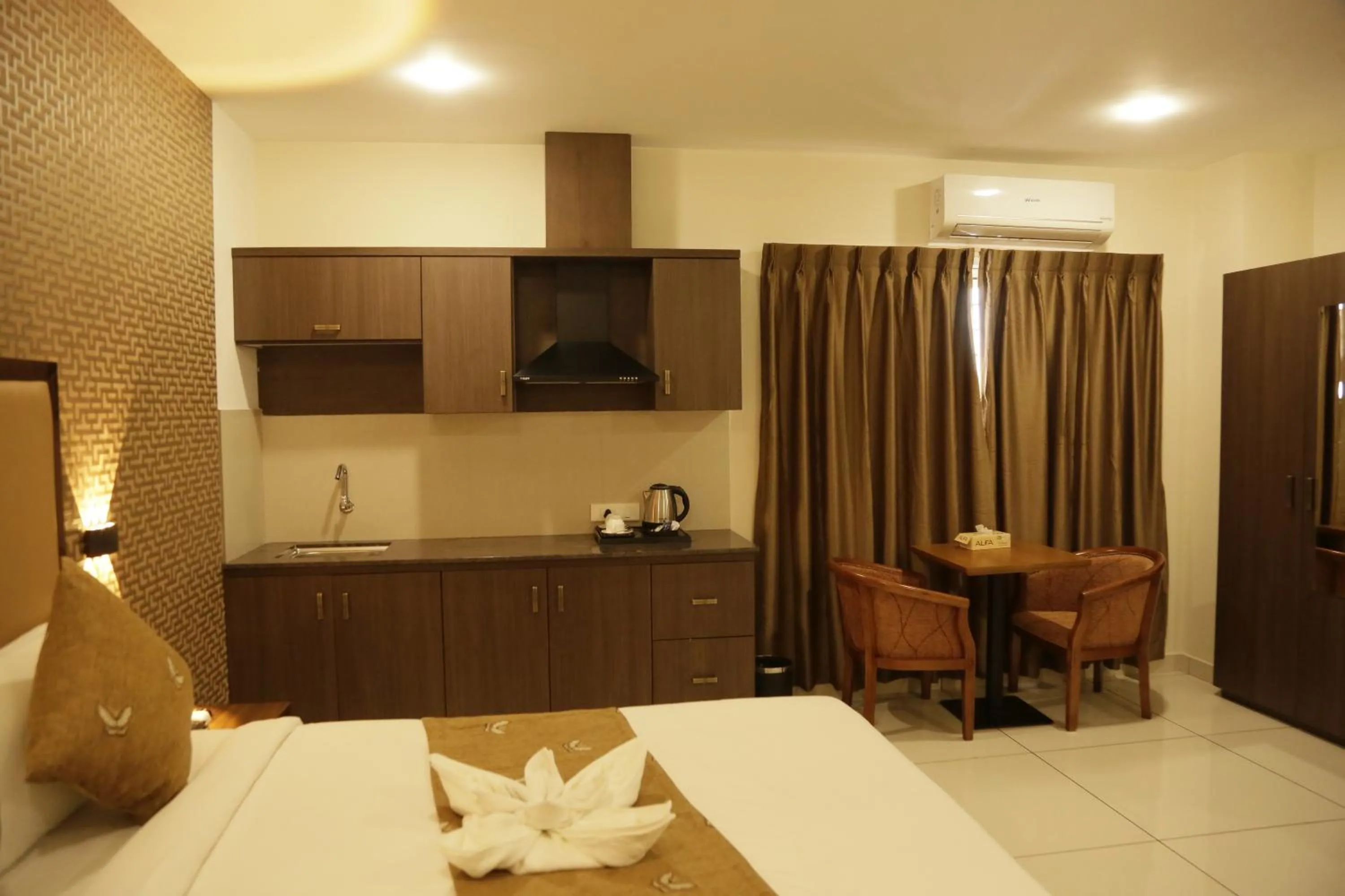 Bedroom, Bed in ESQUINA RESIDENCY