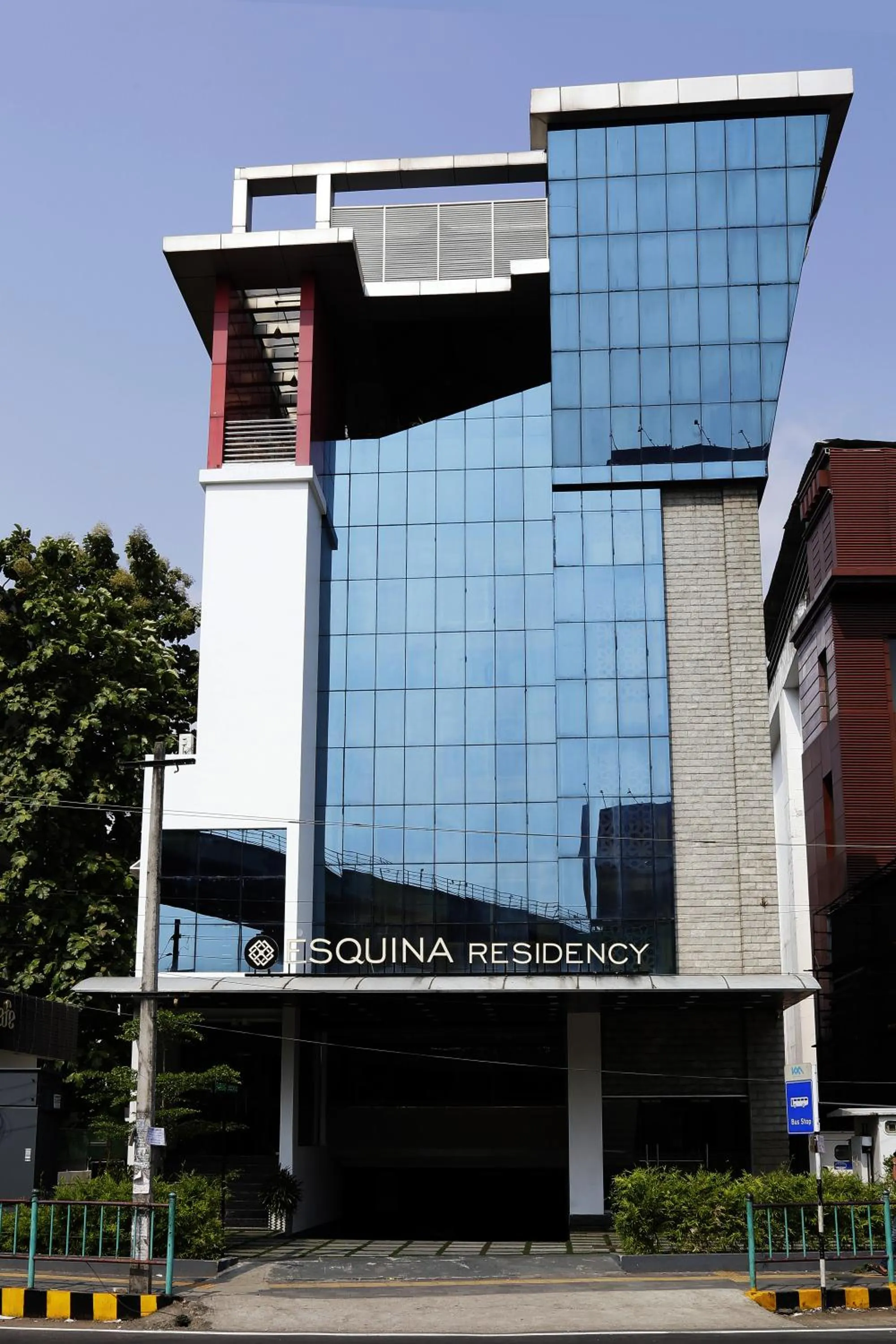 Property building in ESQUINA RESIDENCY
