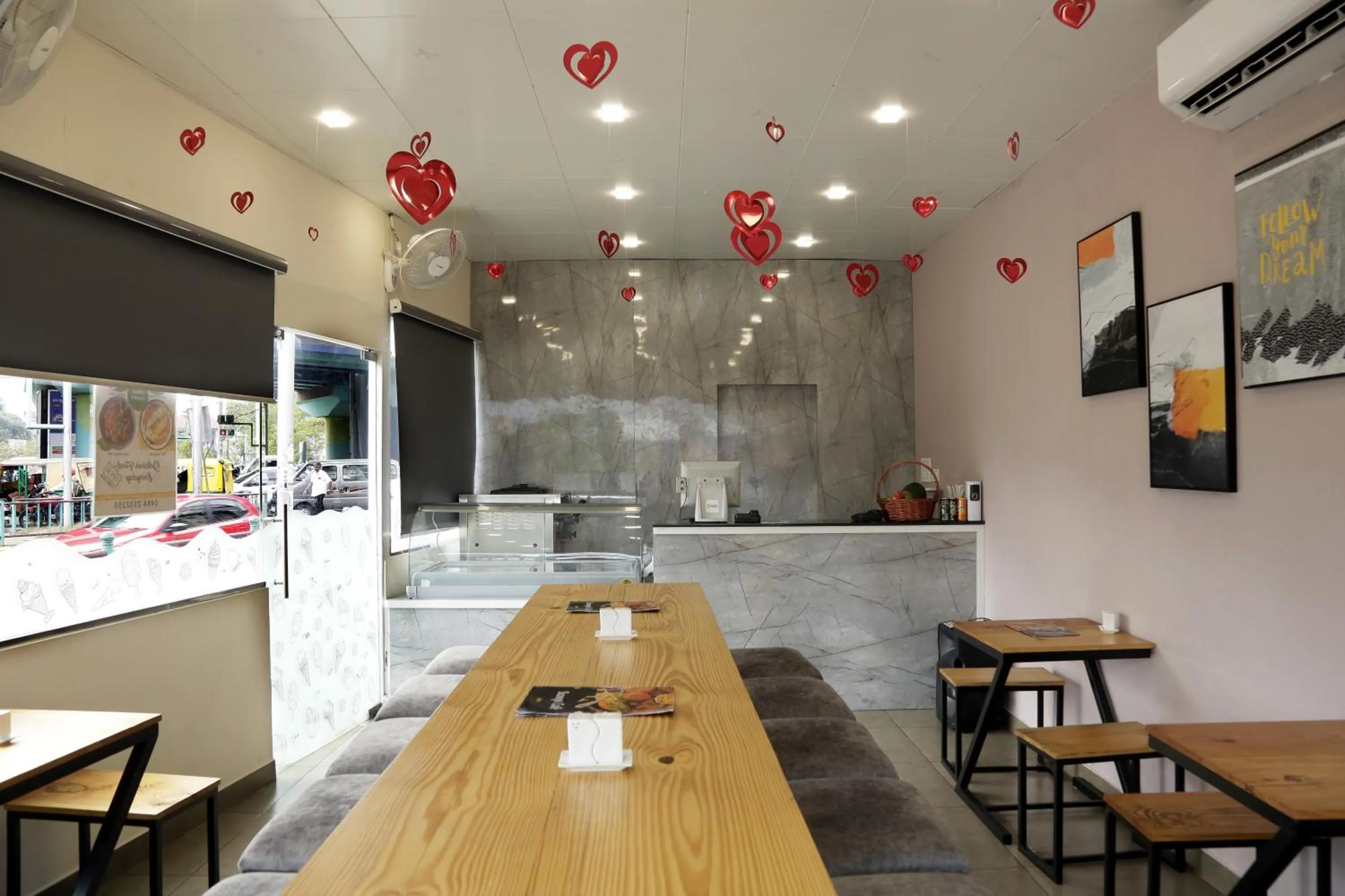 Restaurant/places to eat in ESQUINA RESIDENCY