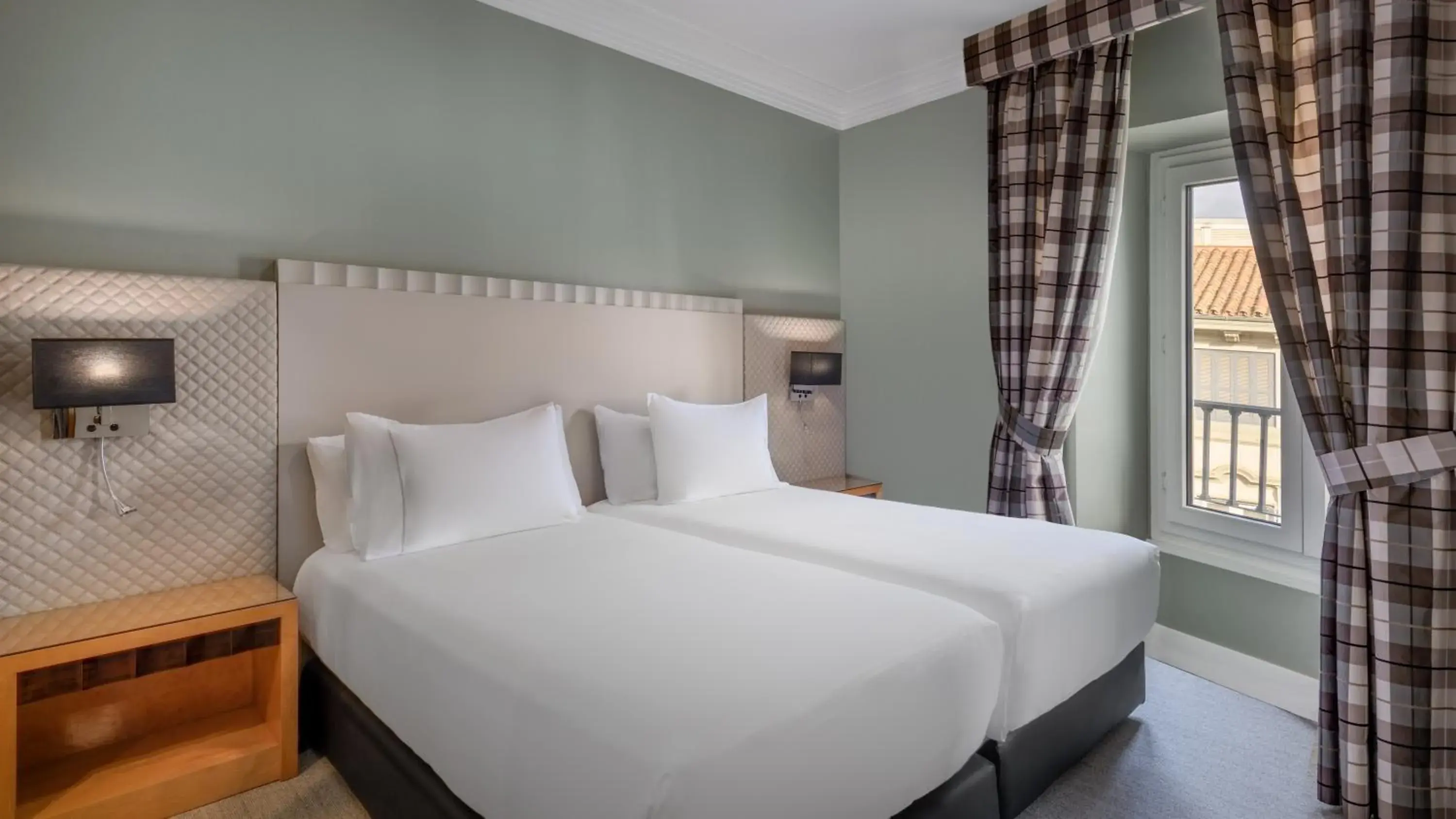 View (from property/room), Bed in Hotel Larios Málaga View (from property/room), Bed in Hotel Larios Málaga