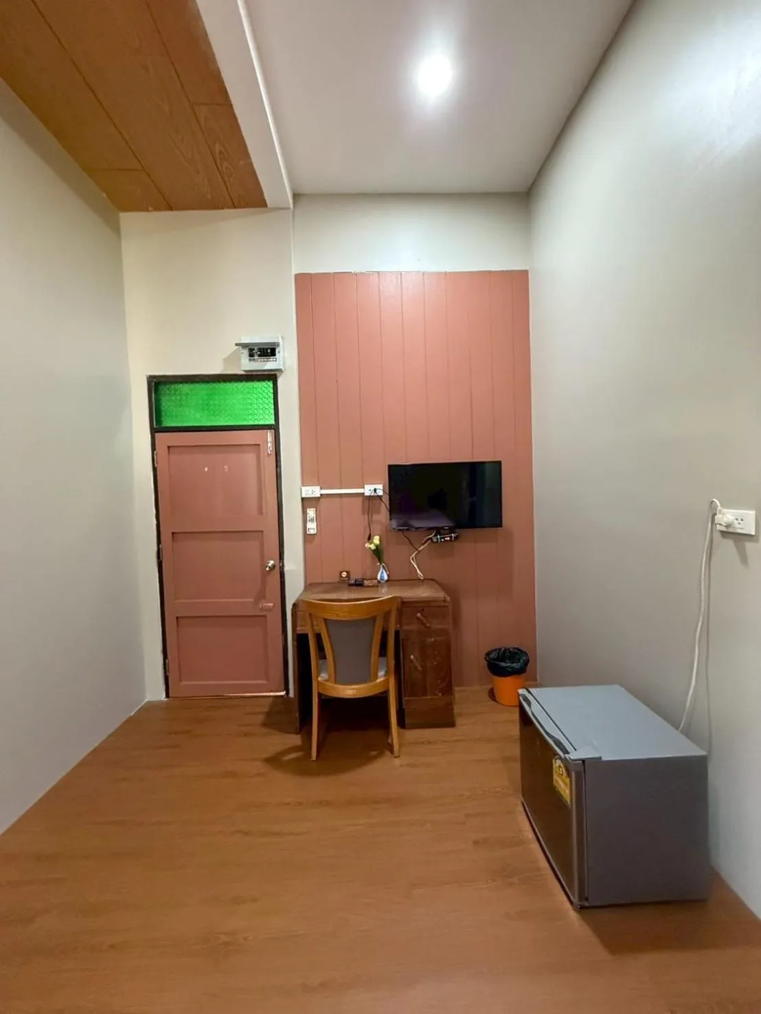 Communal lounge/ TV room in tamarind guesthouse