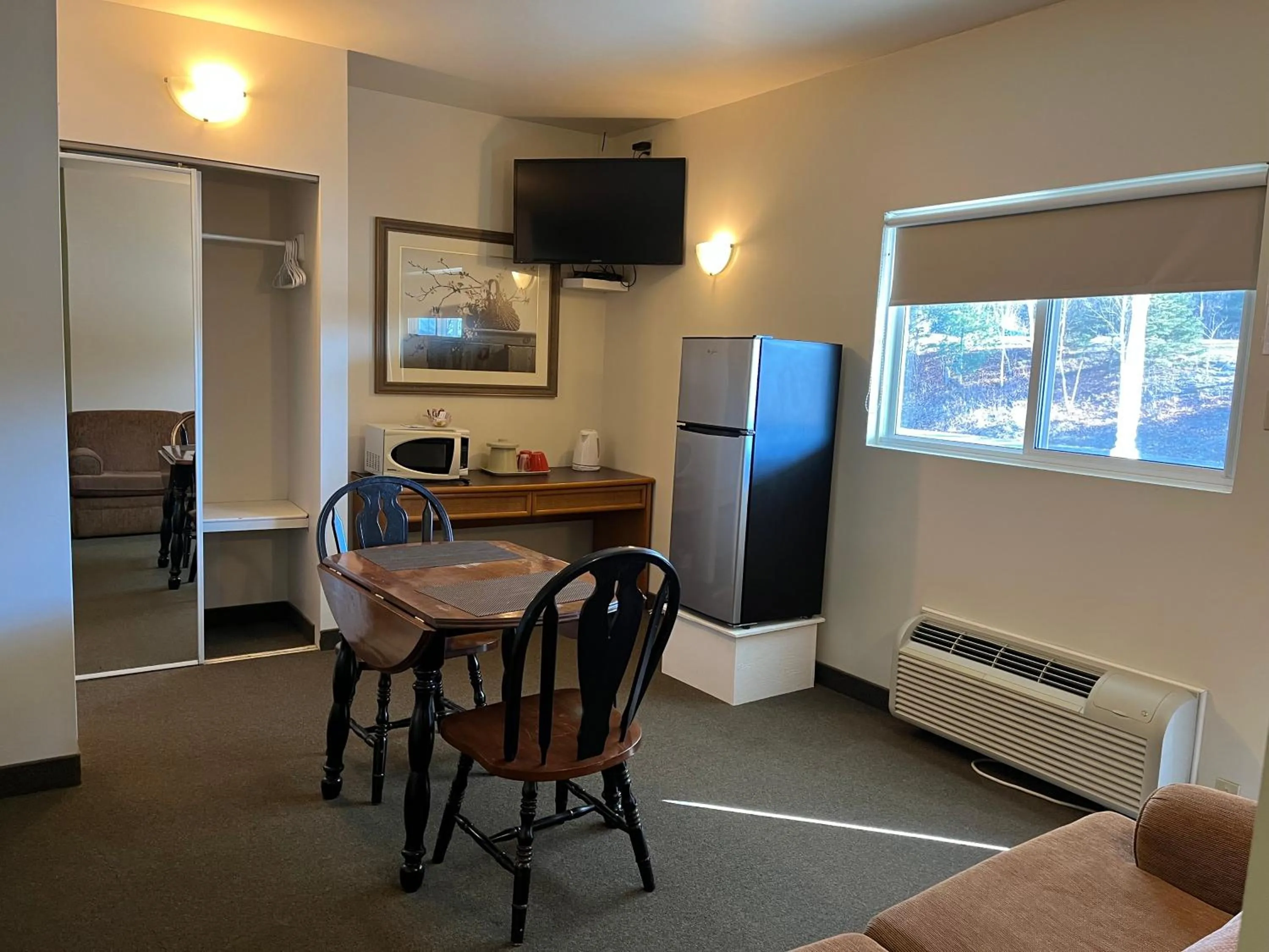 Seating area in Calabogie Motor Inn