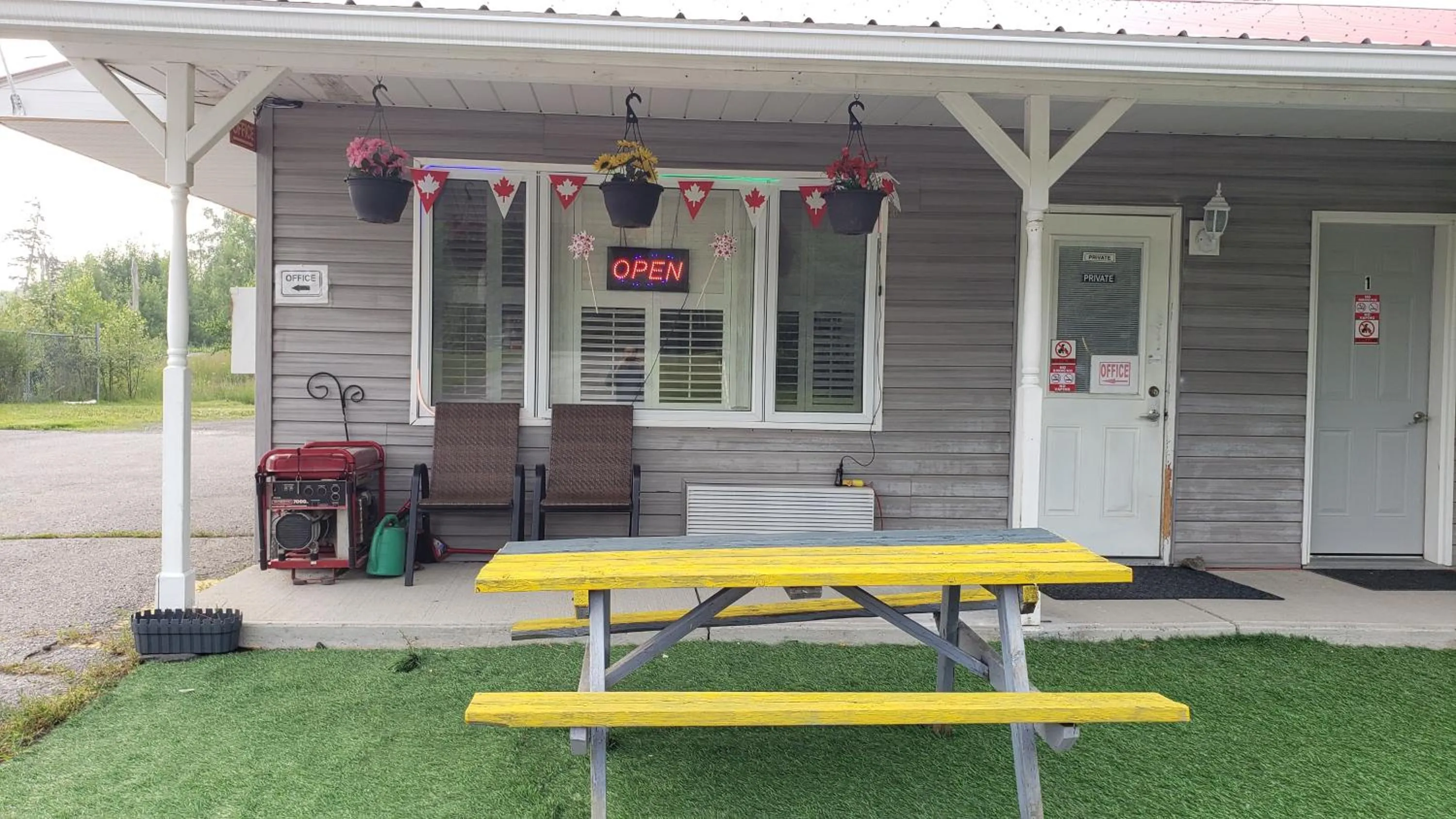 Property building in Calabogie Motor Inn