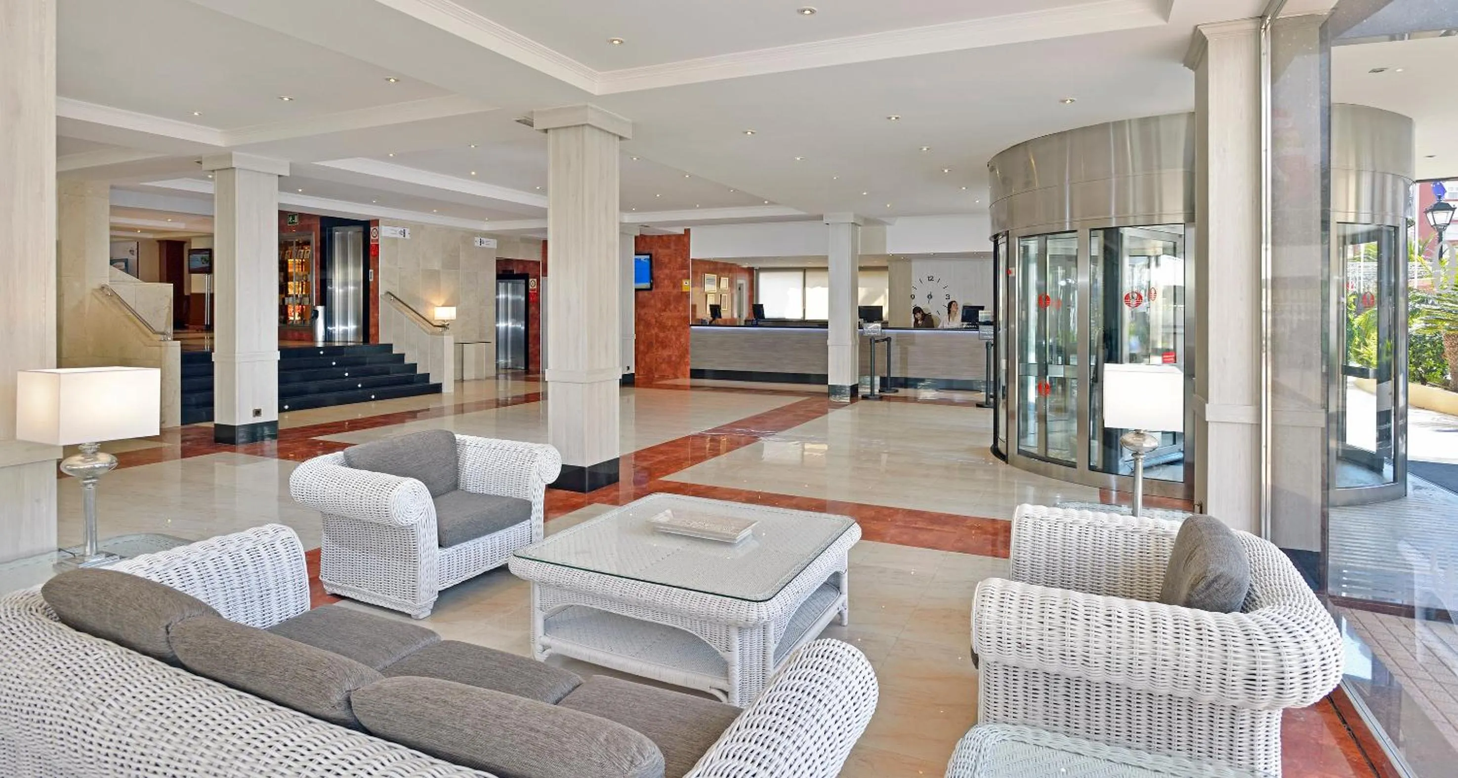 Lobby or reception in Sol Pelicanos Ocas