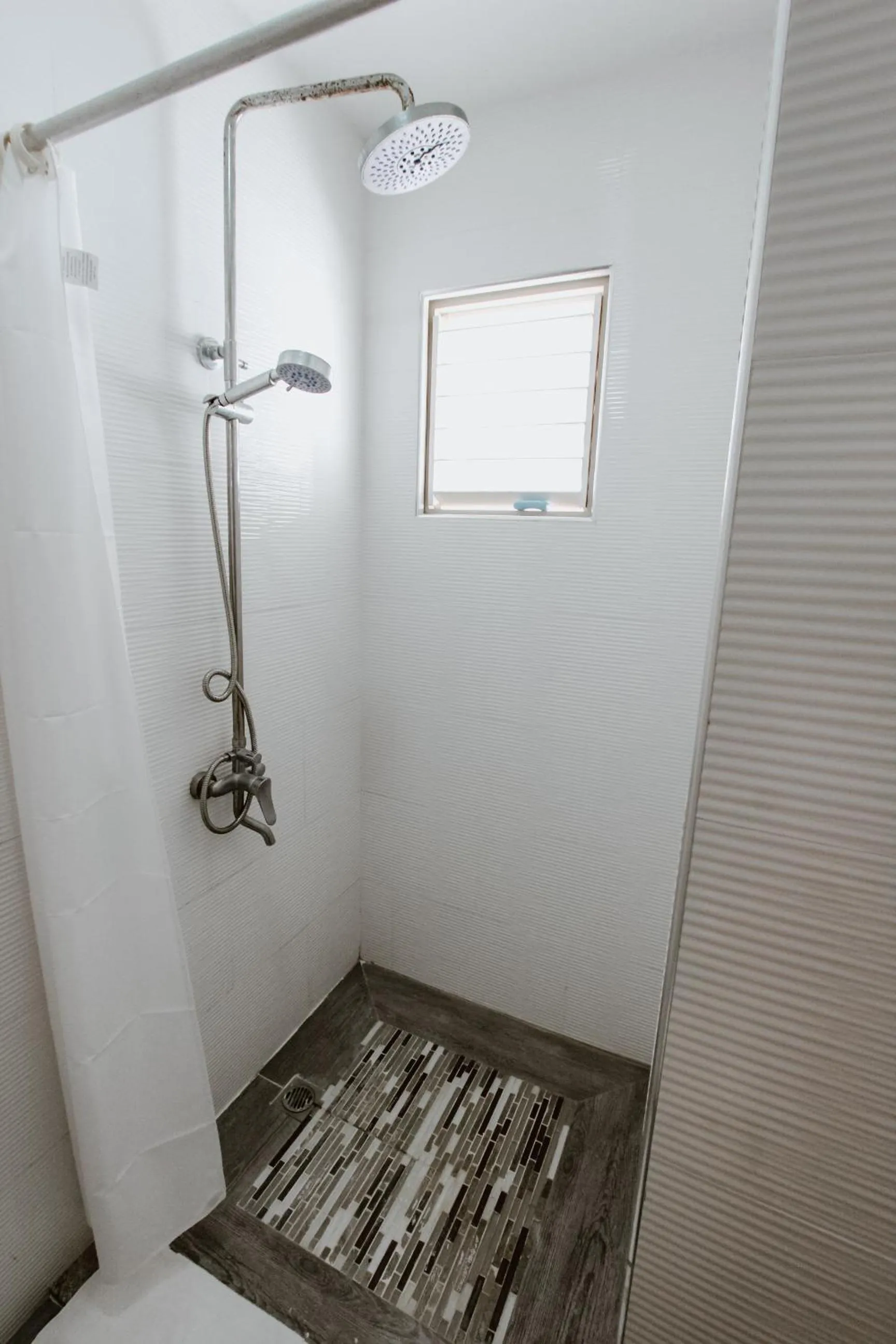 Shower in Begona Cliff Hotel