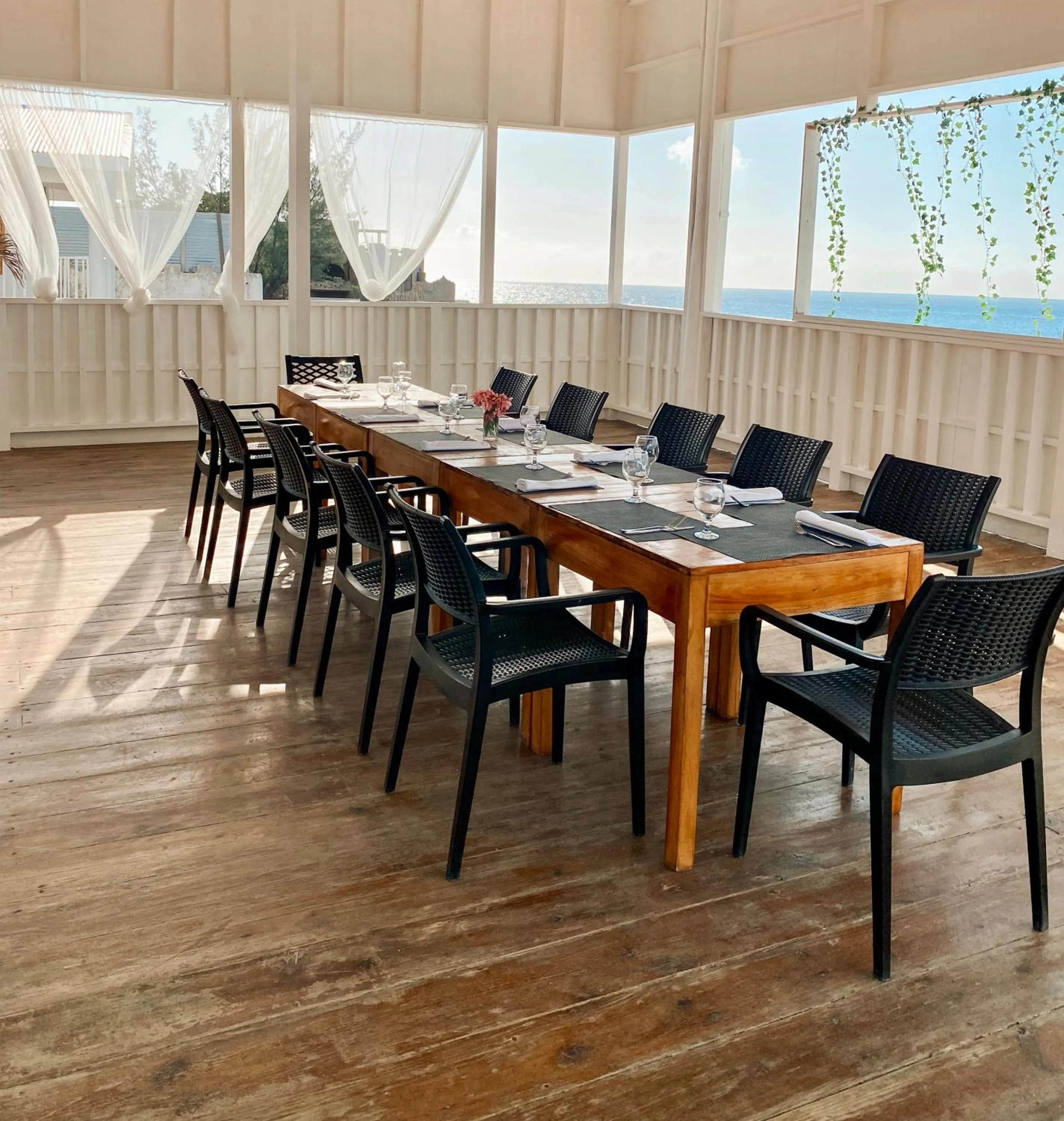 Restaurant/places to eat in Begona Cliff Hotel