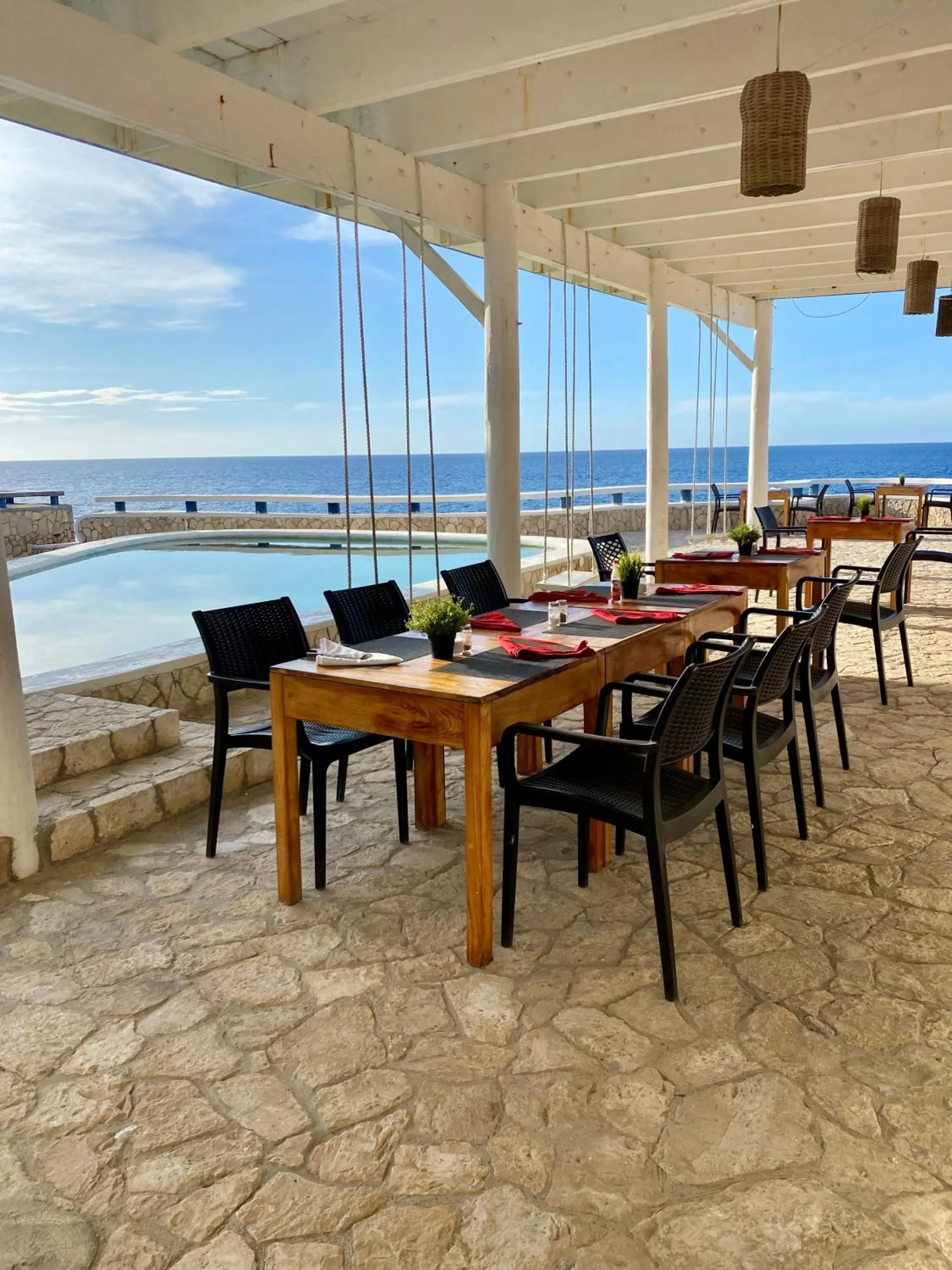 Restaurant/places to eat in Begona Cliff Hotel