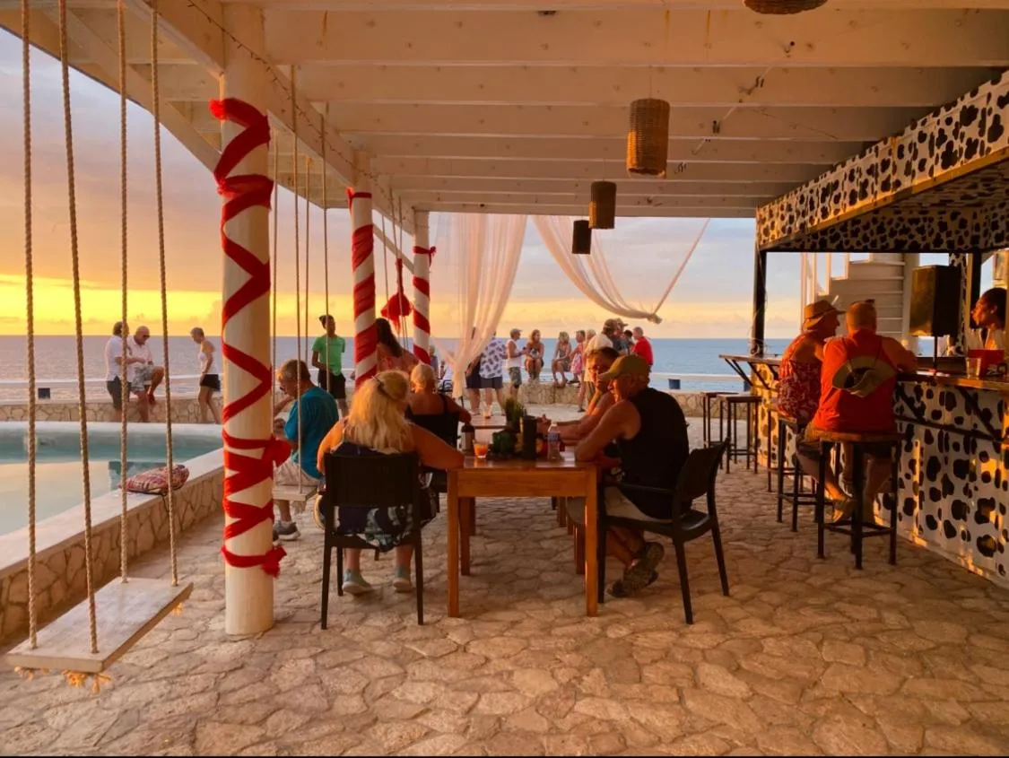 Restaurant/places to eat in Begona Cliff Hotel