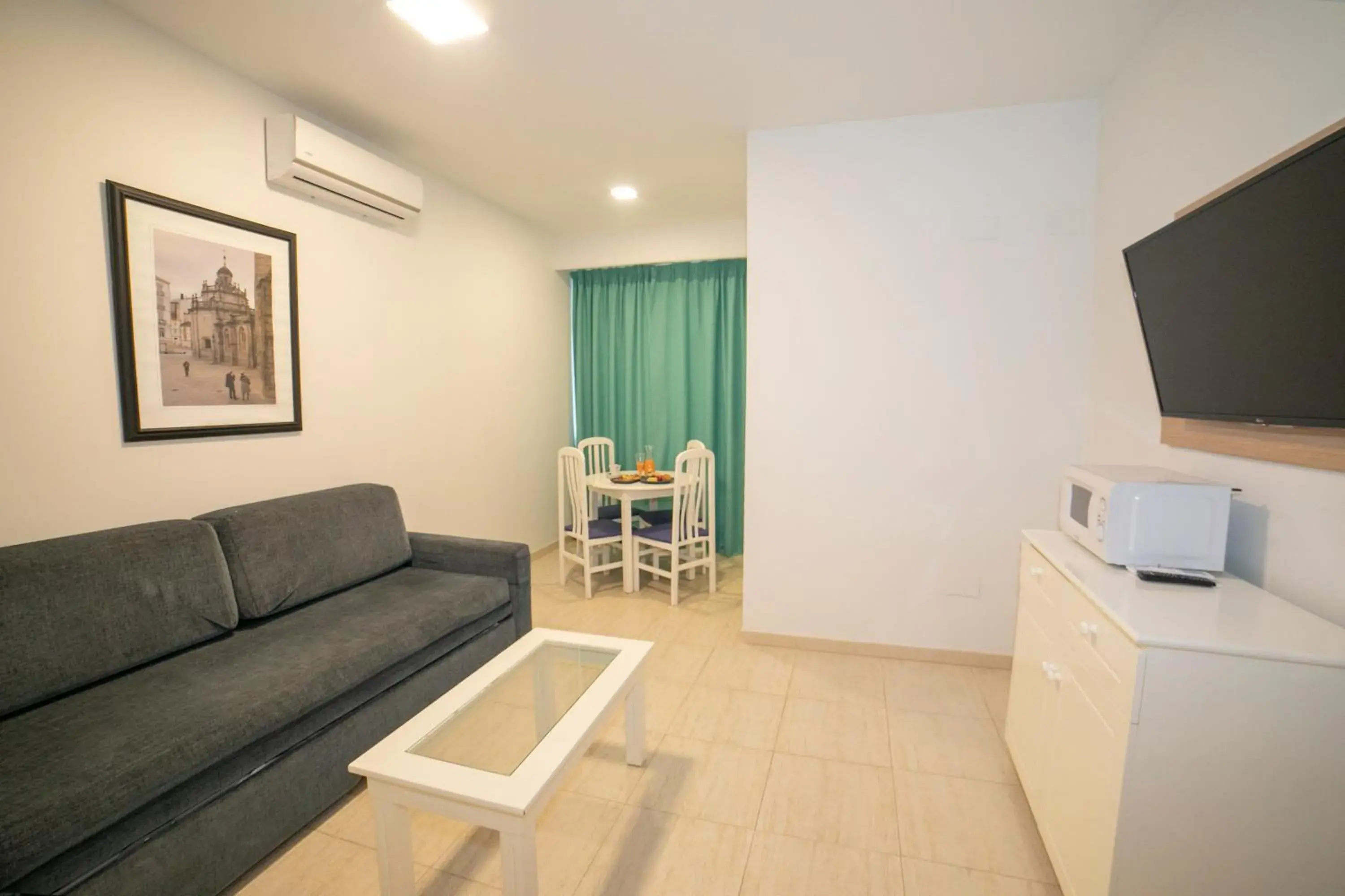 Living room in Hotel Apartamentos Pyr Fuengirola Living room in Hotel Apartamentos Pyr Fuengirola