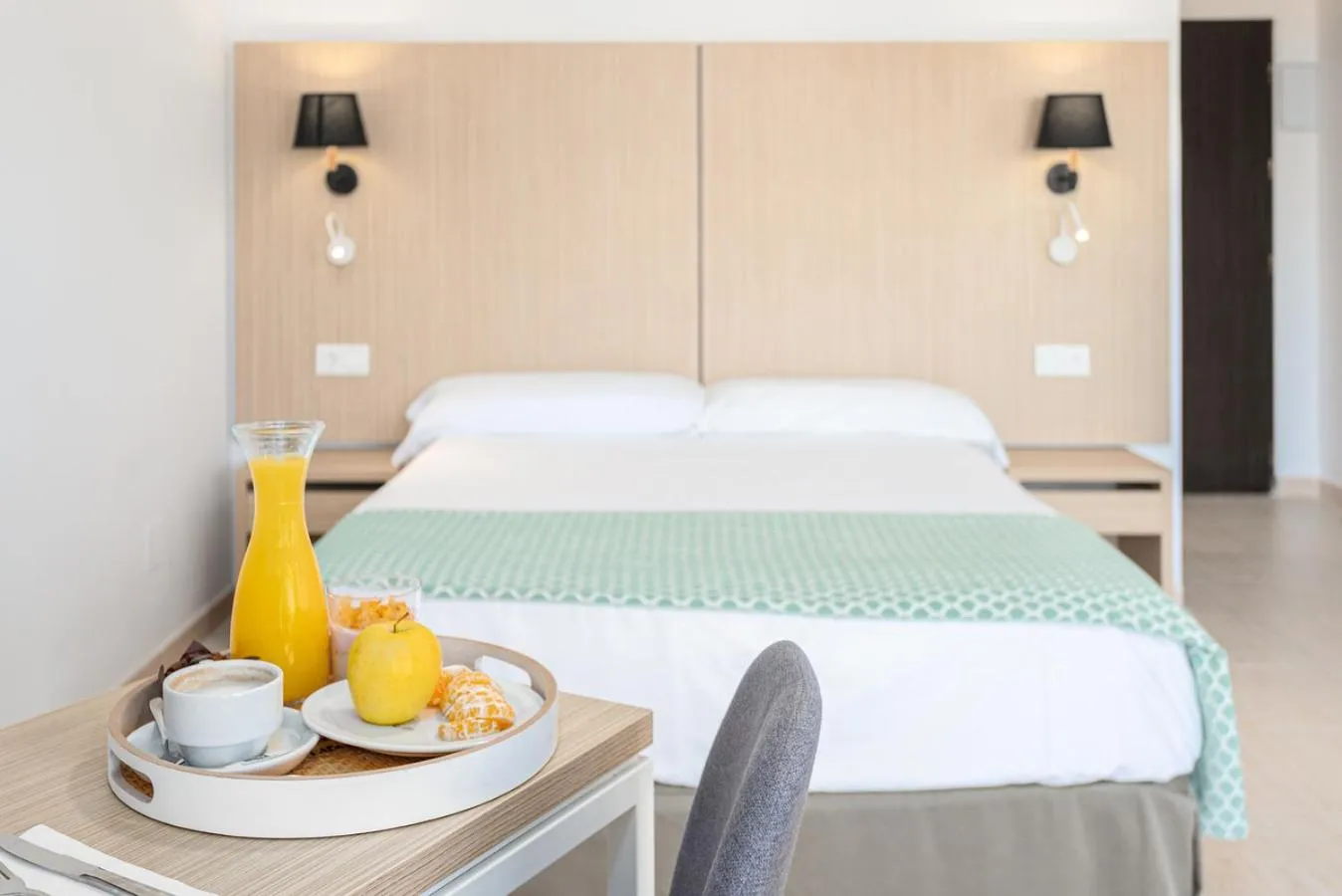 Bed in Hotel Apartamentos Pyr Fuengirola