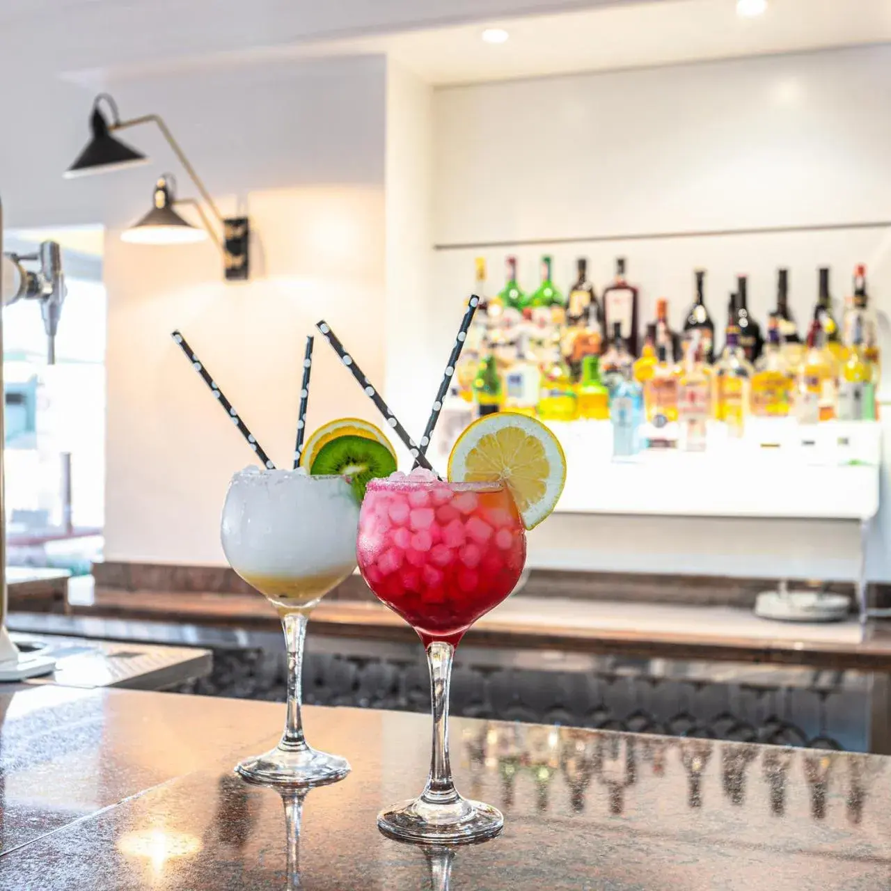 Lounge or bar in Hotel Apartamentos Pyr Fuengirola Lounge or bar in Hotel Apartamentos Pyr Fuengirola