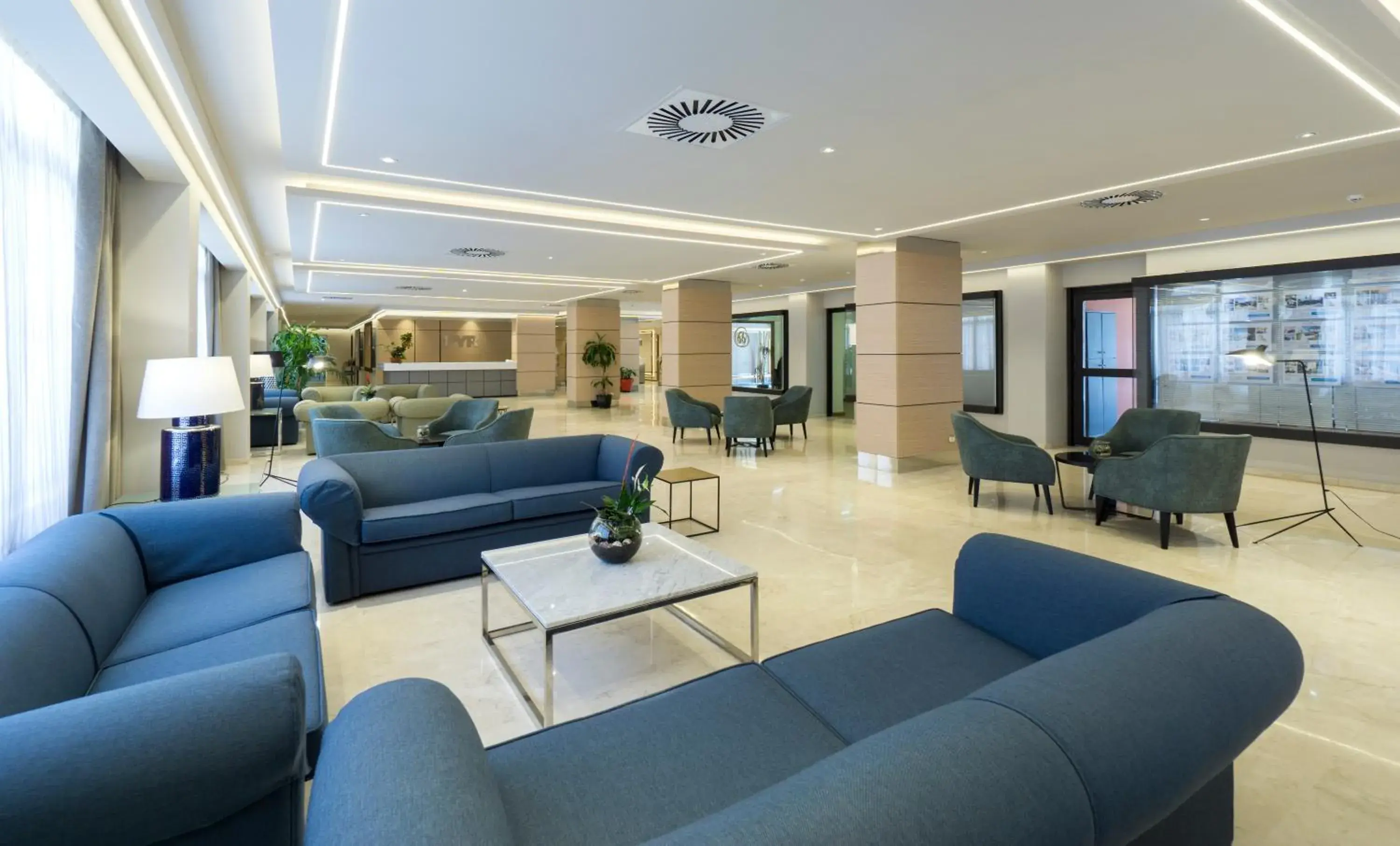 Lounge or bar in Hotel Apartamentos Pyr Fuengirola Lounge or bar in Hotel Apartamentos Pyr Fuengirola