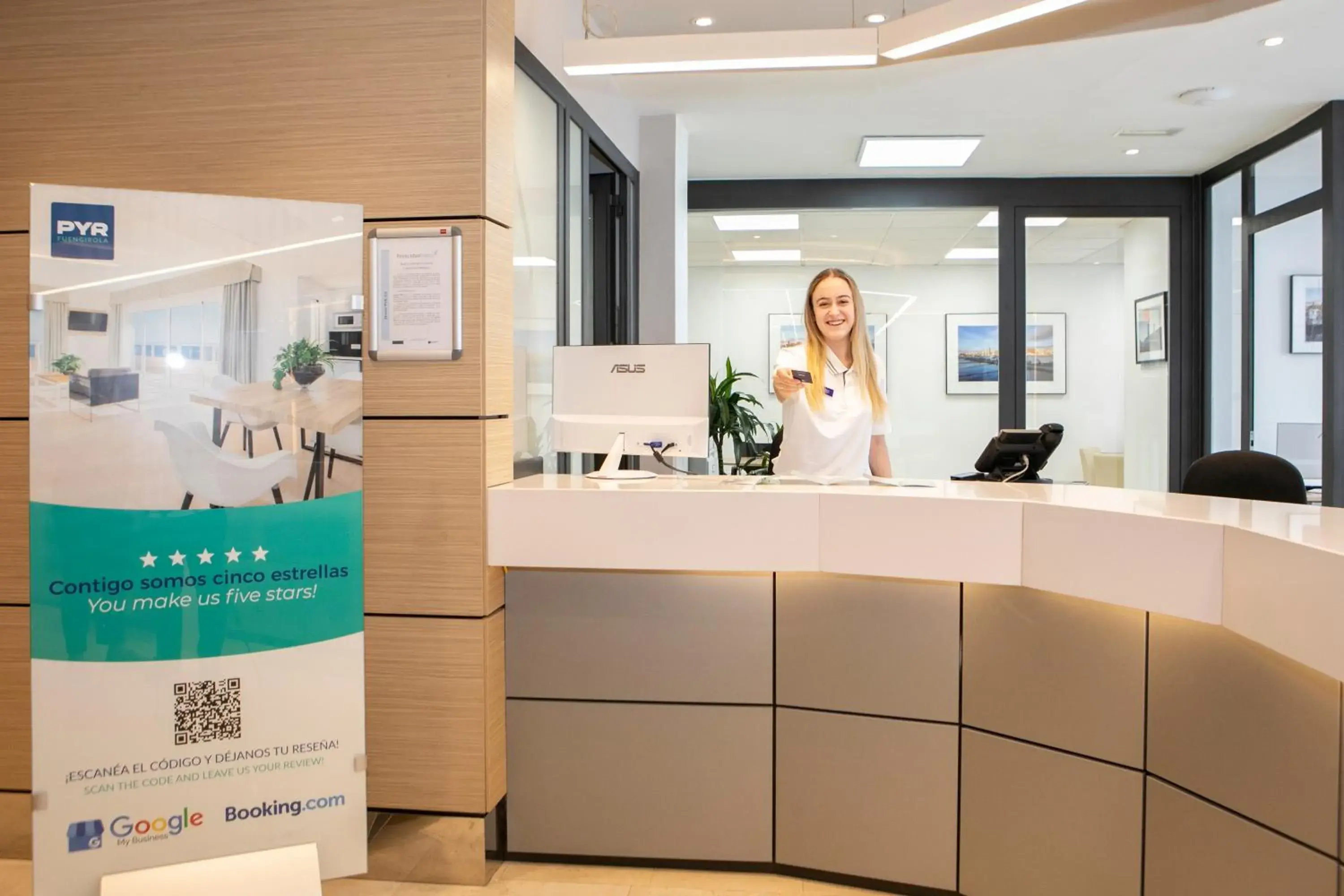 Lobby or reception in Hotel Apartamentos Pyr Fuengirola Lobby or reception in Hotel Apartamentos Pyr Fuengirola