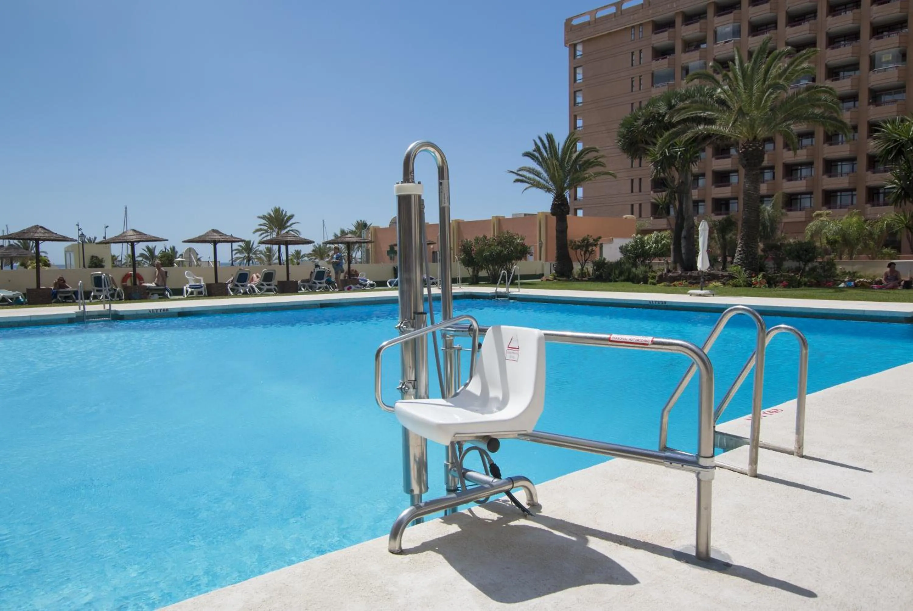 Swimming pool in Hotel Apartamentos Pyr Fuengirola