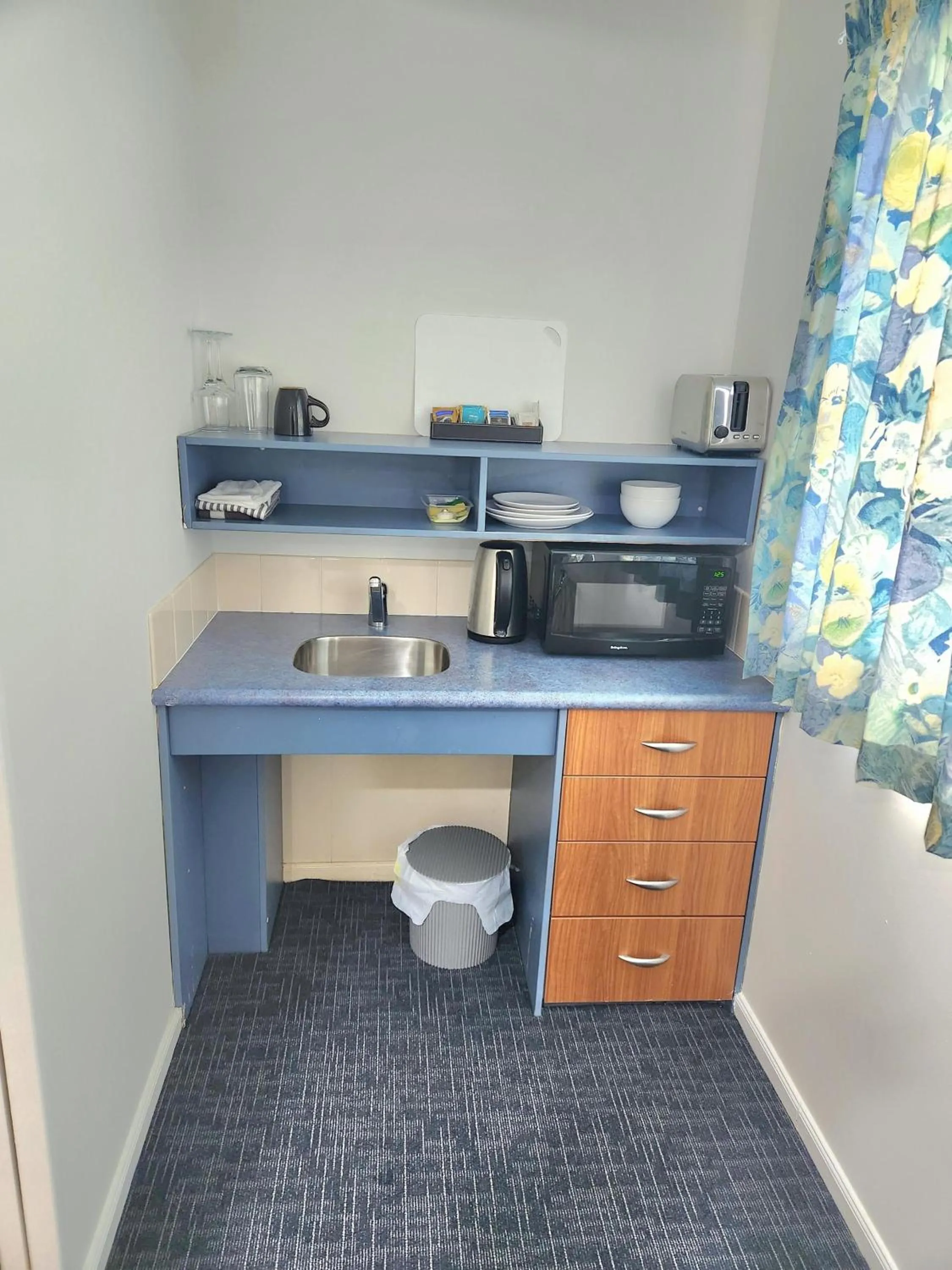 Coffee/tea facilities in Botany Palms Motel