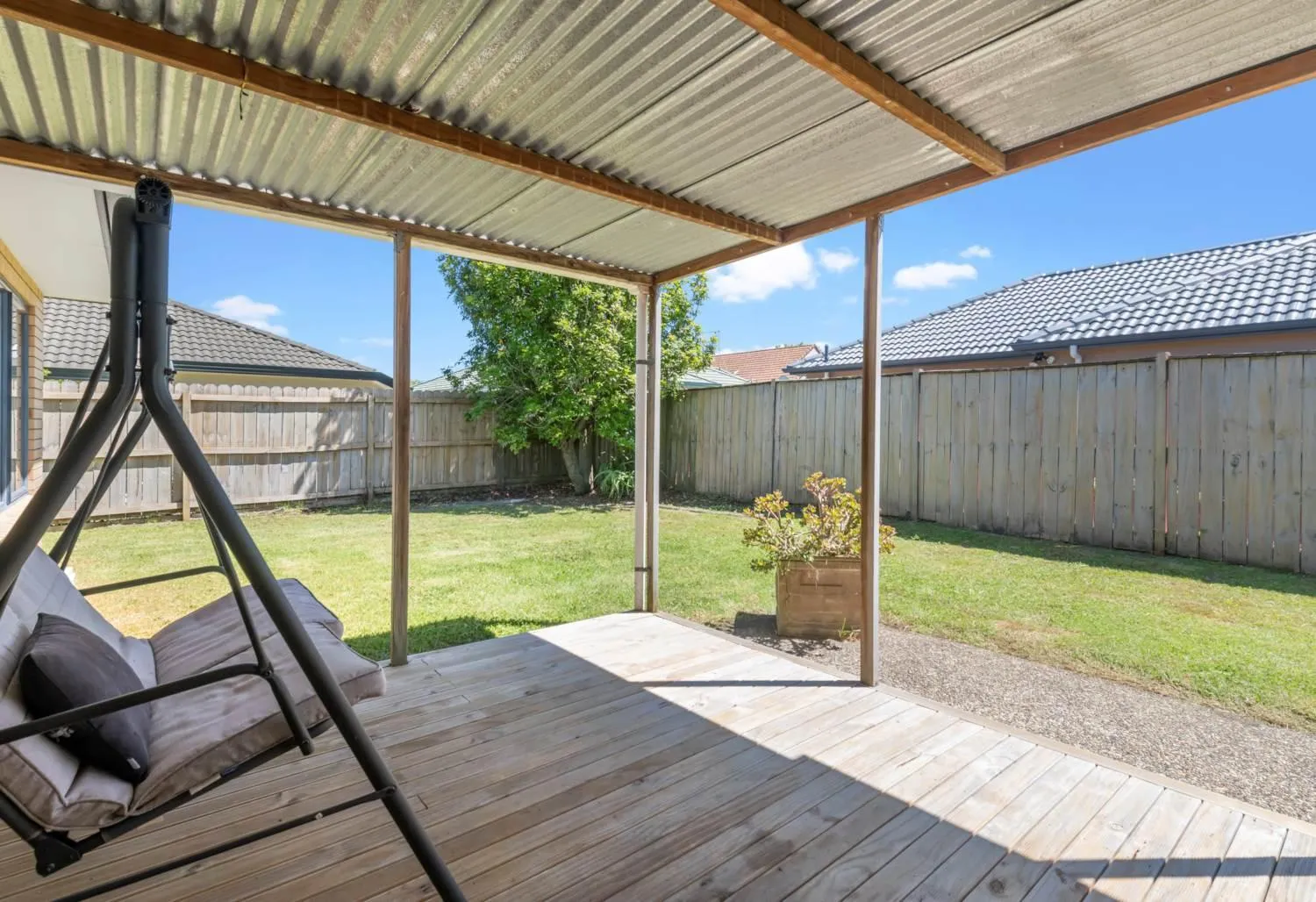 Garden view in Botany Palms Motel