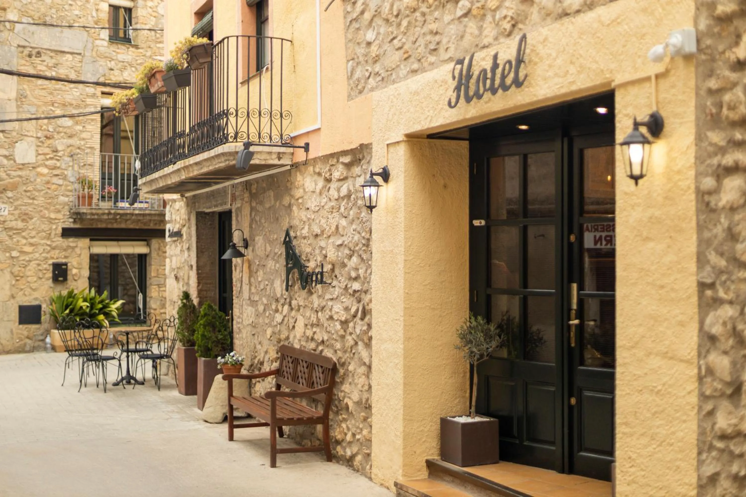 Facade/entrance in La Fornal