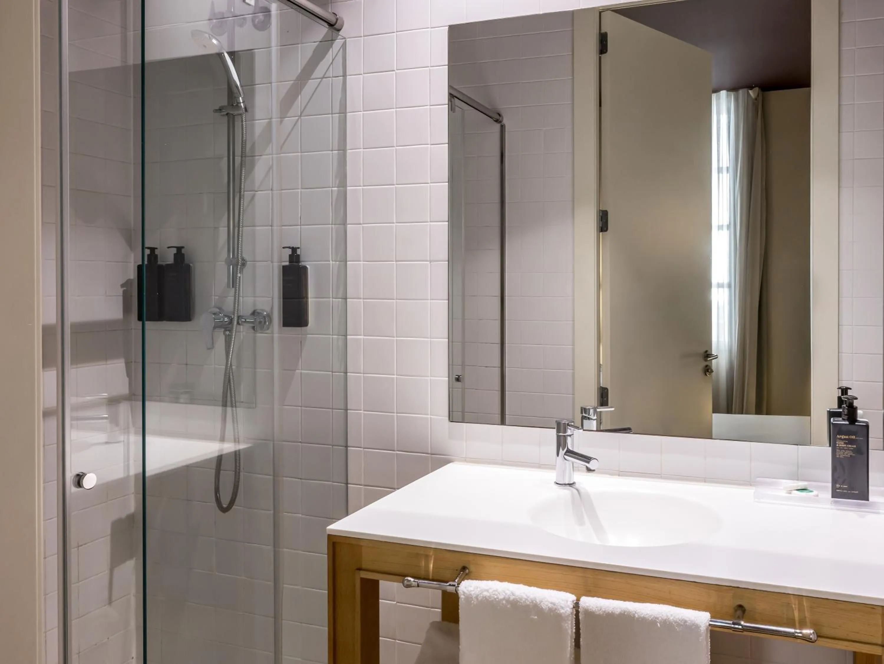 Bathroom in Mercer House Bòria BCN