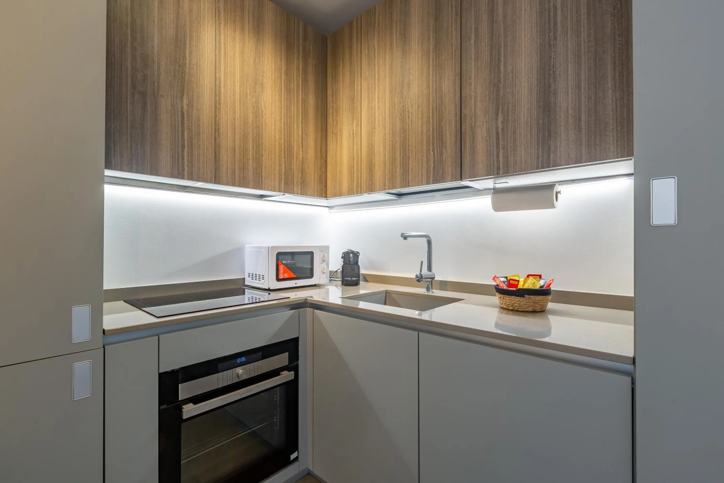 AureaLiving - Trastevere Suite with Rooftop & Gym, Your place in Rome