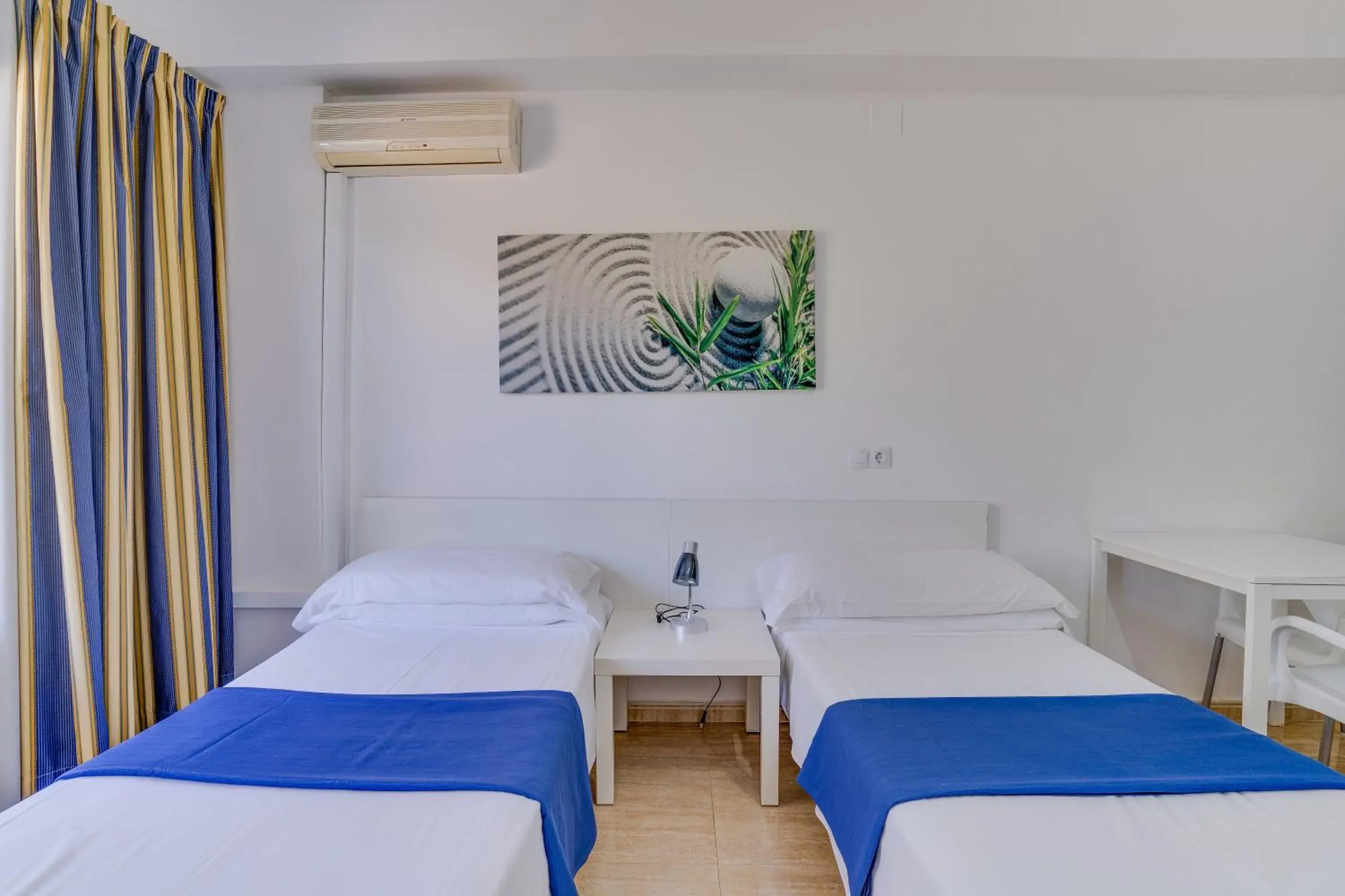 Bedroom, Bed in Las Palomas Apartments Econotels Bedroom, Bed in Las Palomas Apartments Econotels