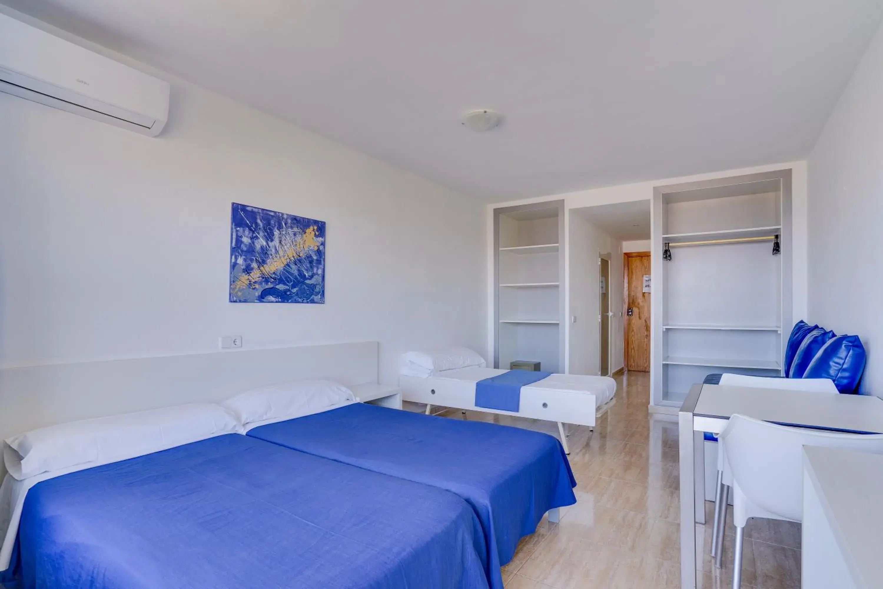 Bedroom, Bed in Las Palomas Apartments Econotels Bedroom, Bed in Las Palomas Apartments Econotels
