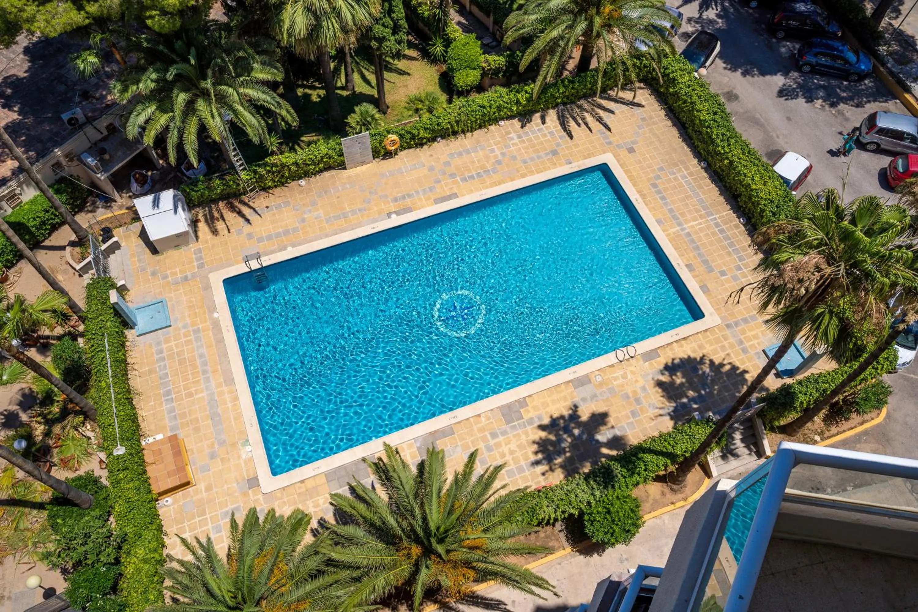 Swimming pool in Las Palomas Apartments Econotels