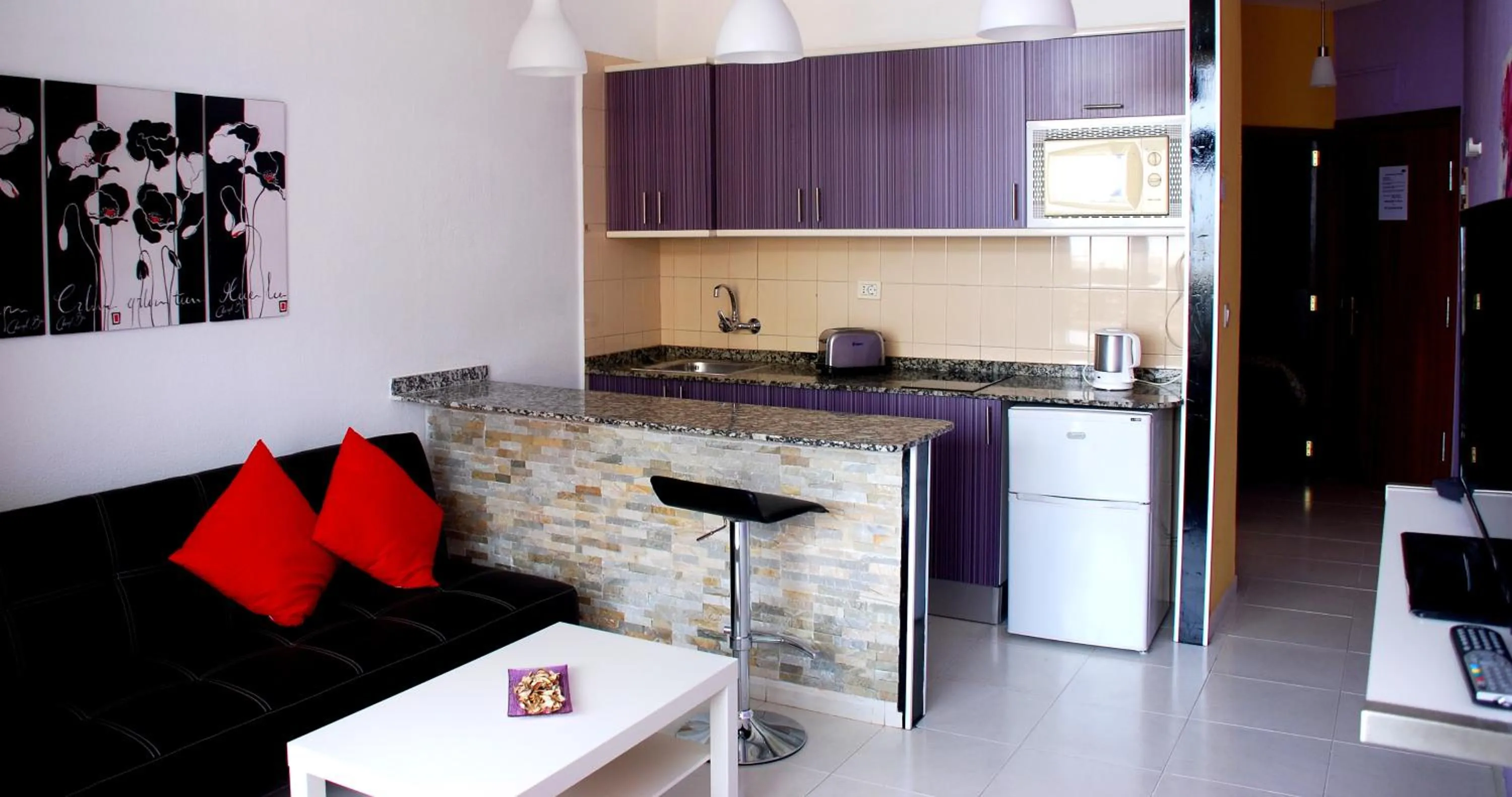 Kitchen or kitchenette in Apartamentos Las Dunas