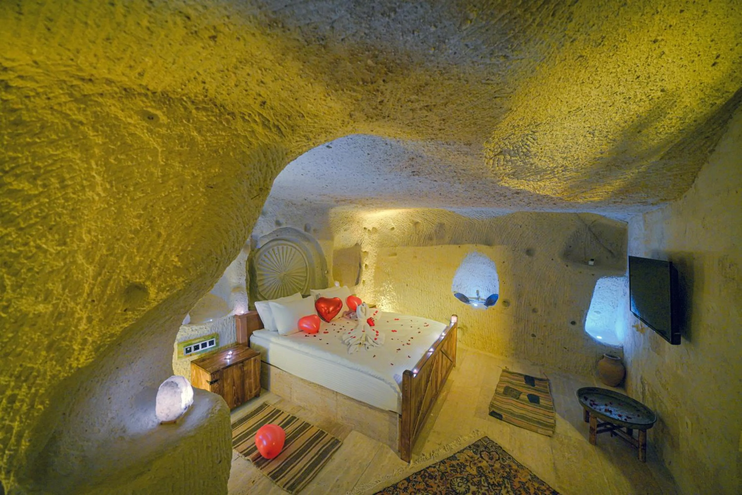 Bed in Babili Cappadocia Cave