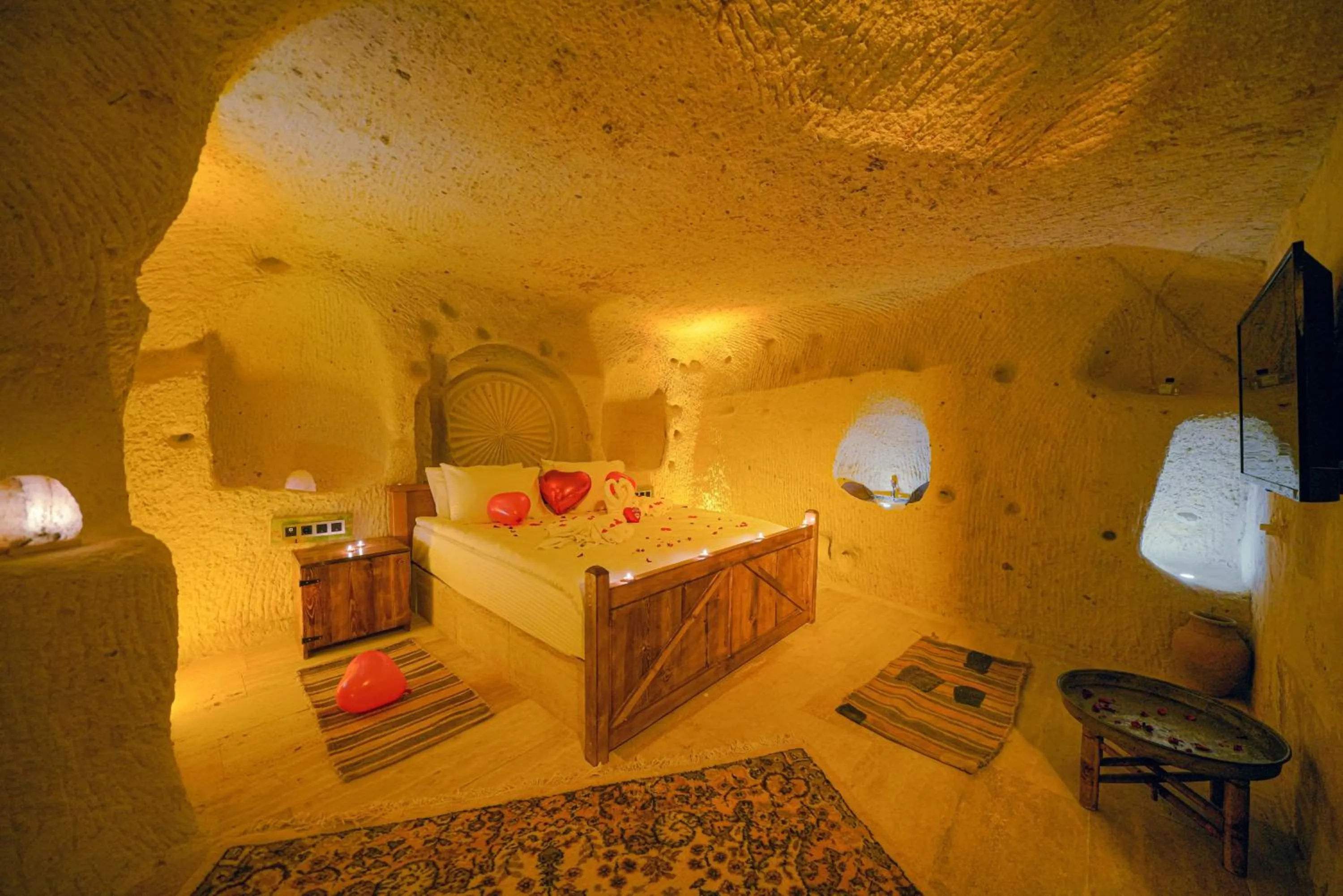 Bed in Babili Cappadocia Cave