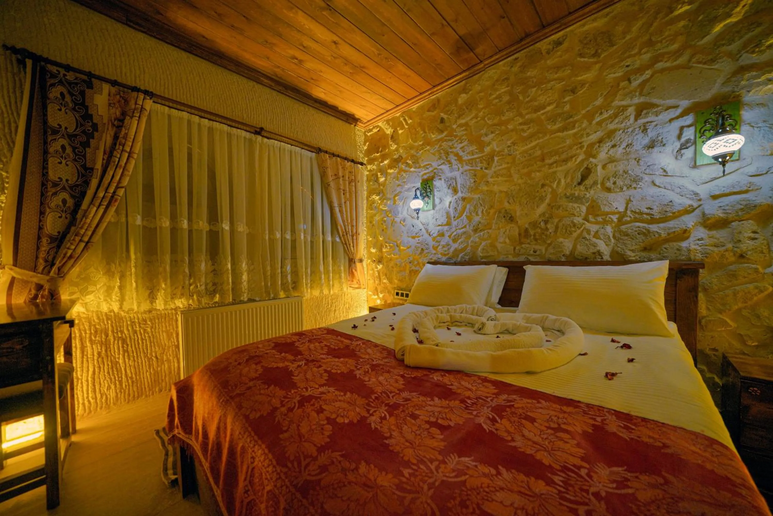 Bed in Babili Cappadocia Cave