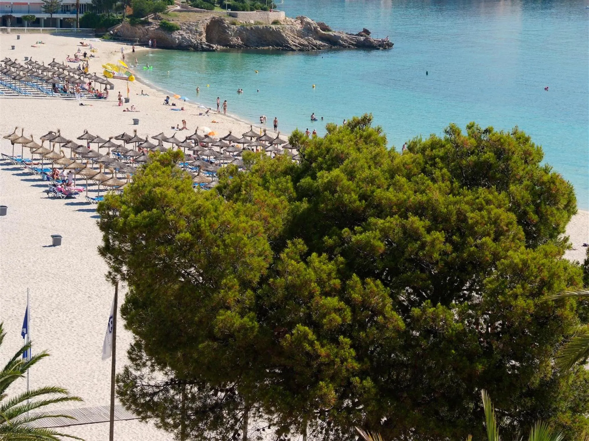 Day in New Kensington Apartments - Econotels