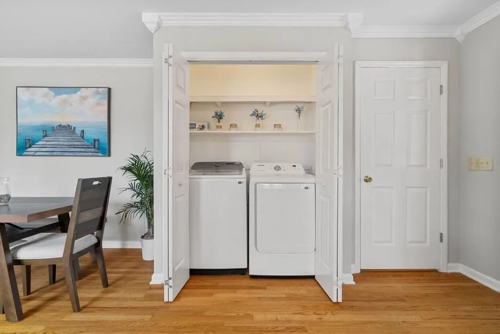 Cozy Lake Home - Jacuzzi King Bed Marina Access