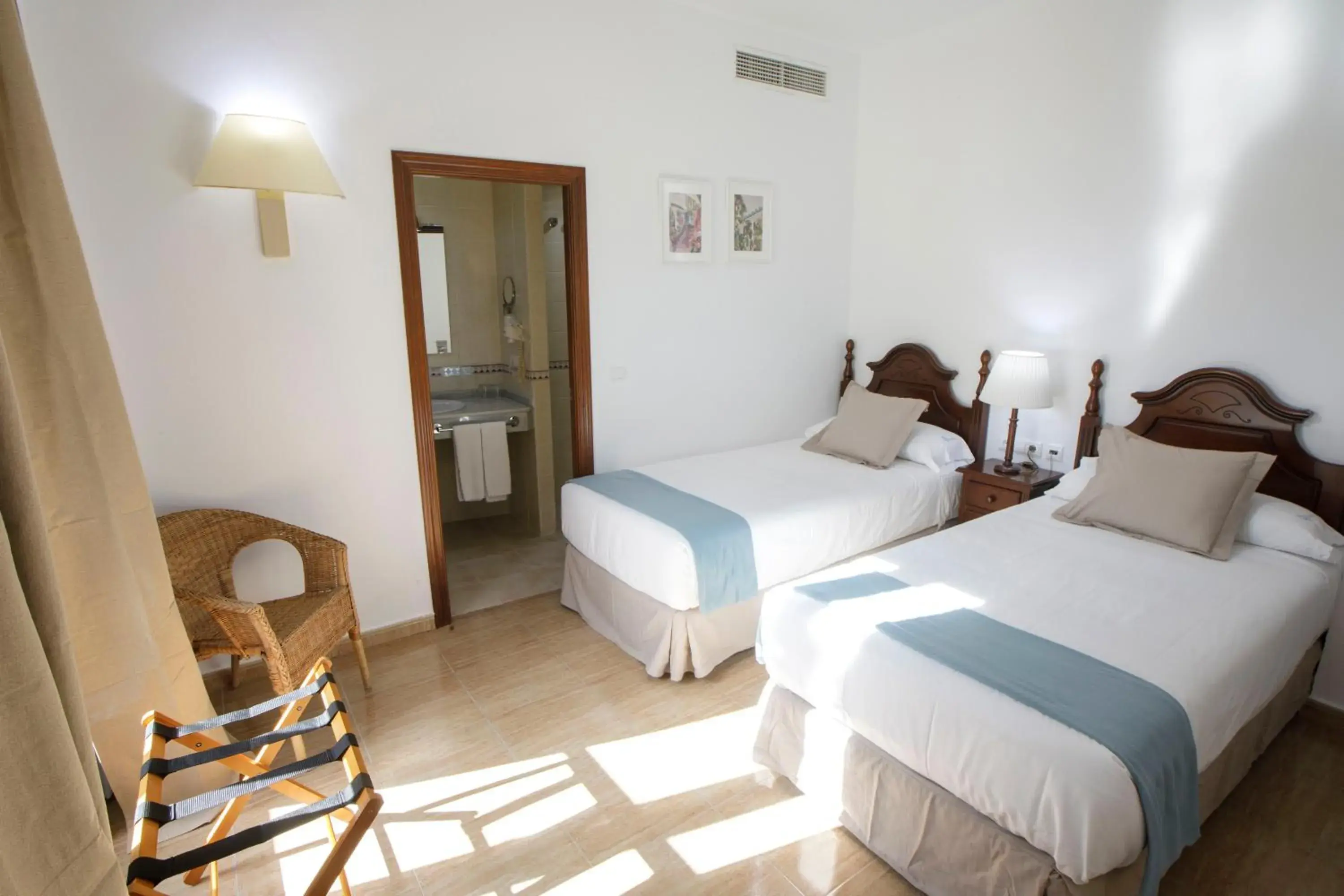 Twin Room - single occupancy in Hotel San Miguel Twin Room - single occupancy in Hotel San Miguel