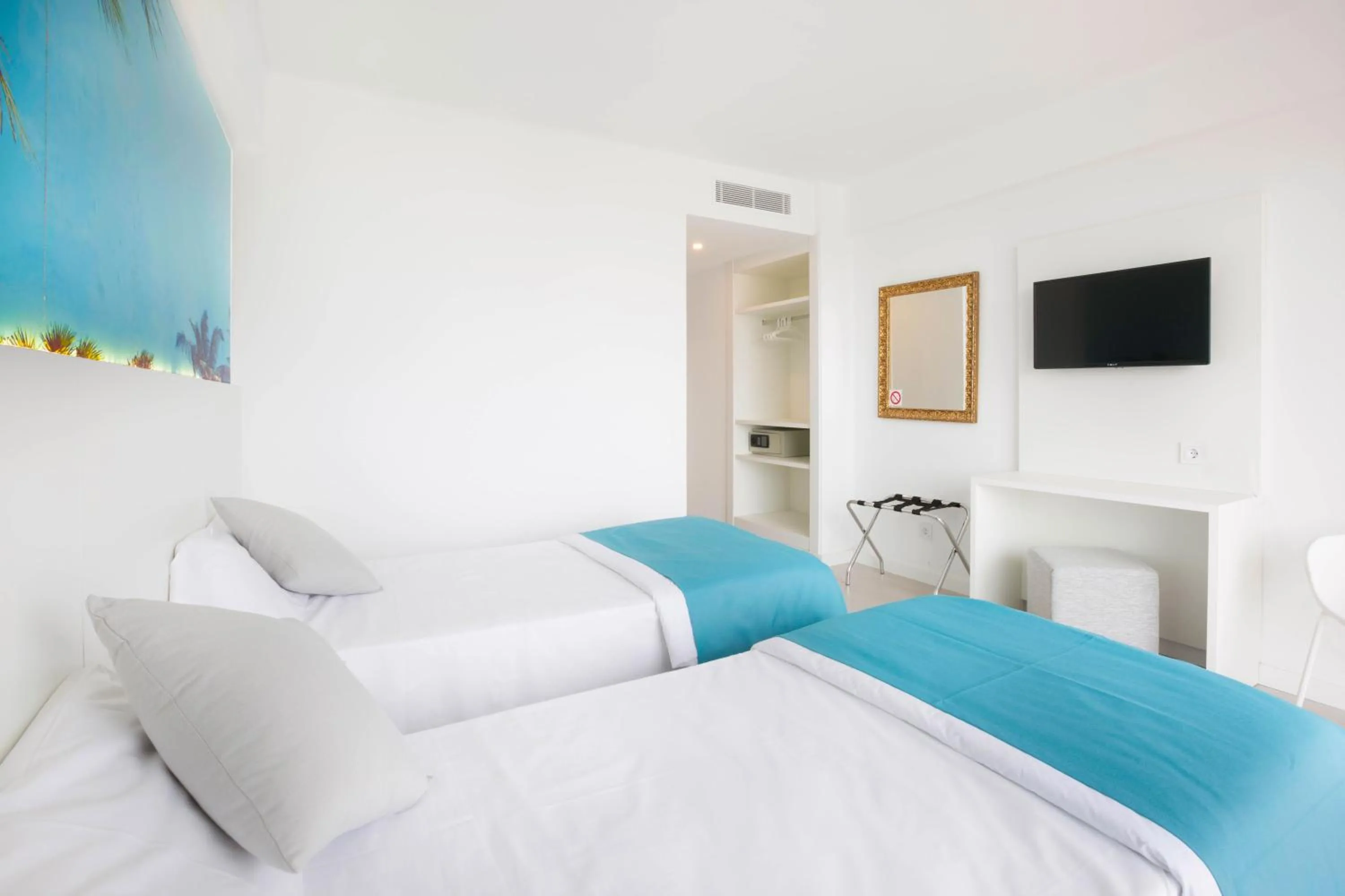 Bed in BLUESEA Arenal Tower Adults Only