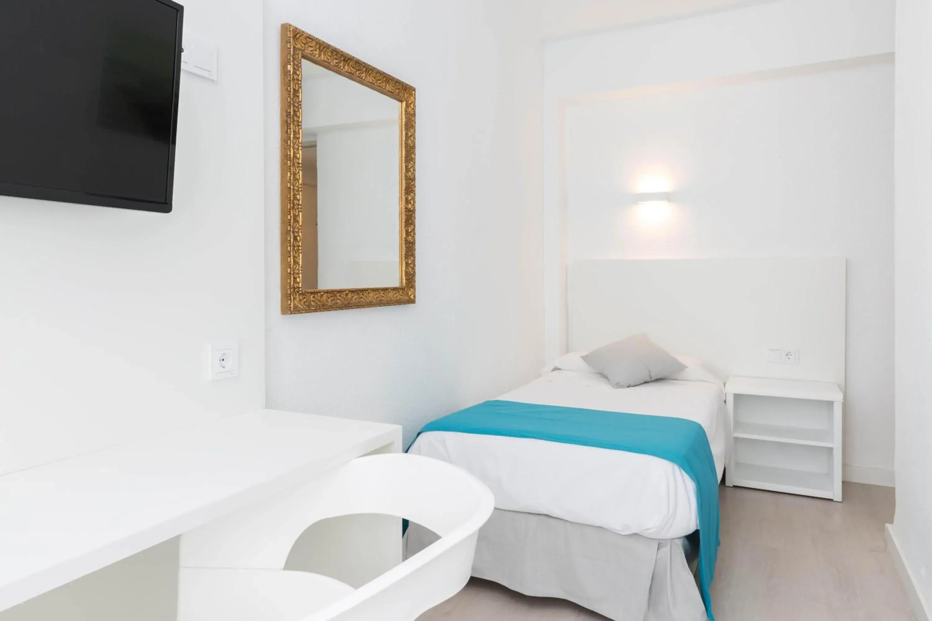 Photo of the whole room, Bed in BLUESEA Arenal Tower Adults Only Photo of the whole room, Bed in BLUESEA Arenal Tower Adults Only