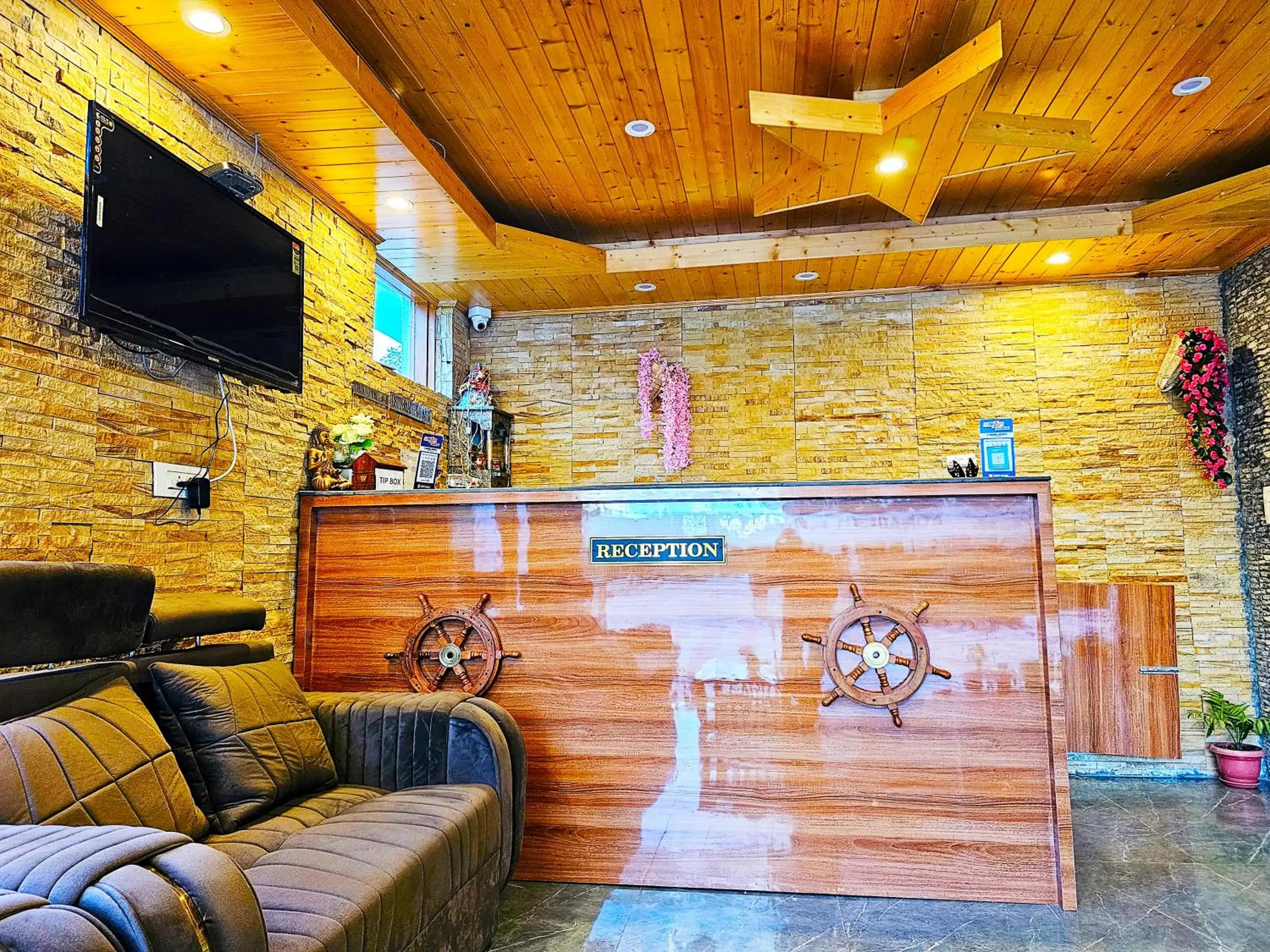 Lobby or reception in Hotel Marina Heights Lobby or reception in Hotel Marina Heights