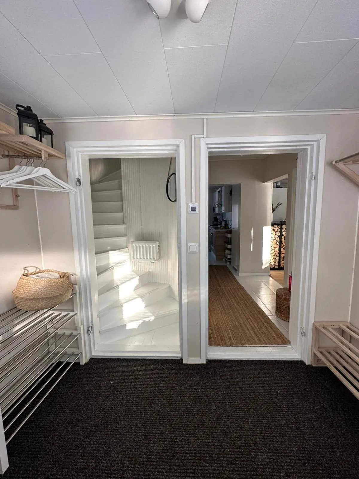 Facade/entrance, Bed in Villa Juuris