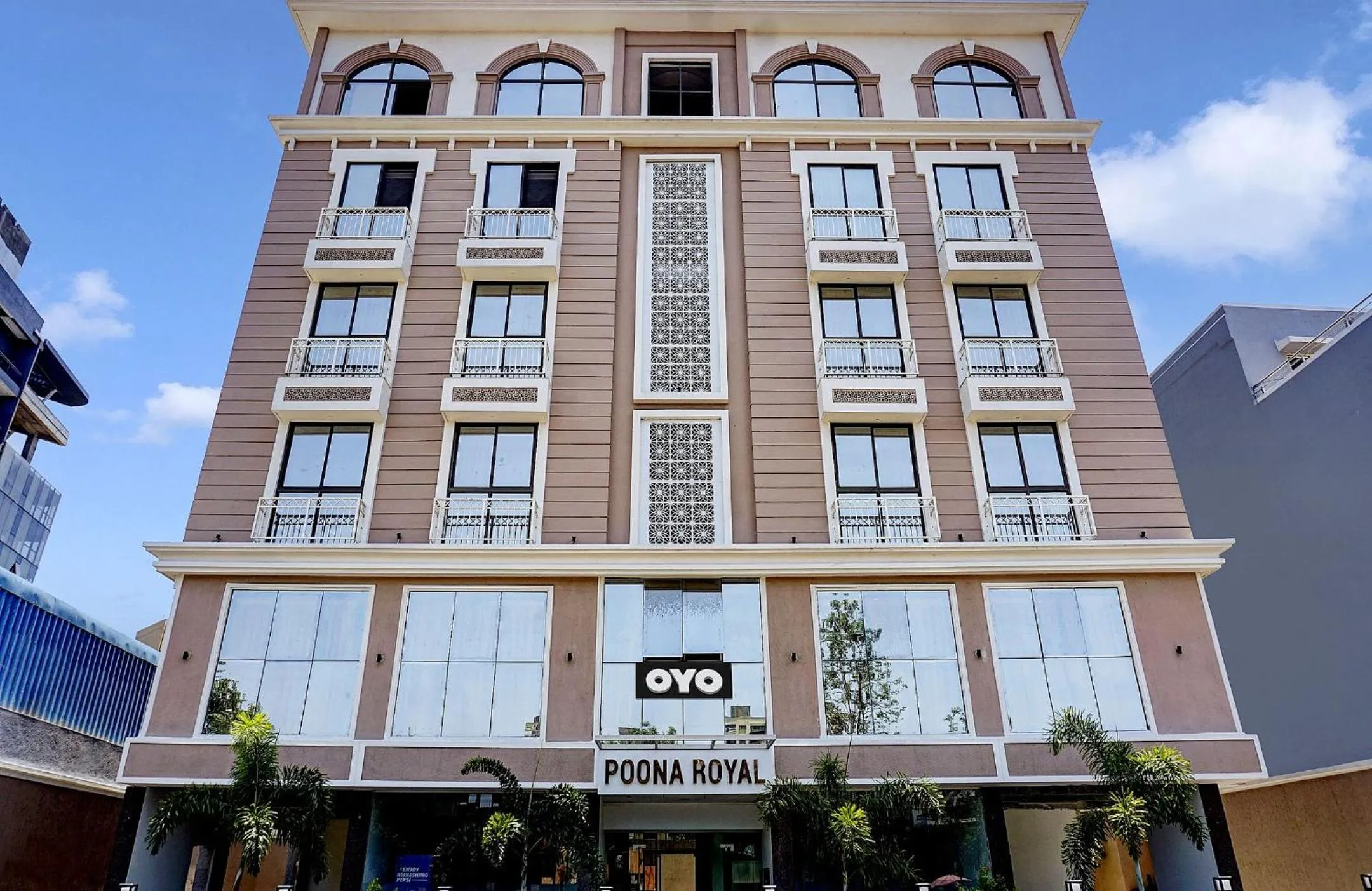 Facade/entrance in Super Townhouse Poona Royal