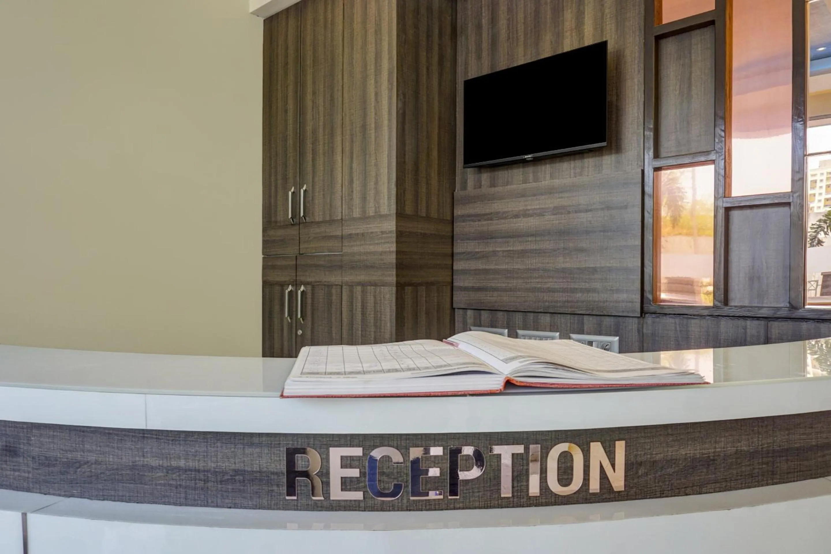 Lobby or reception in Townhouse Poona Royal