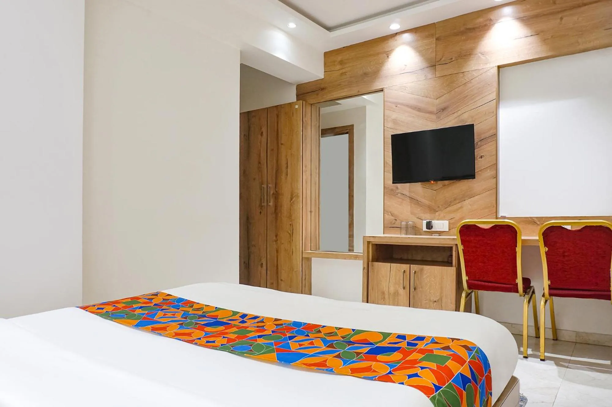 Bed in FabHotel Pancharatna Regency - Nr Medicover Hospital