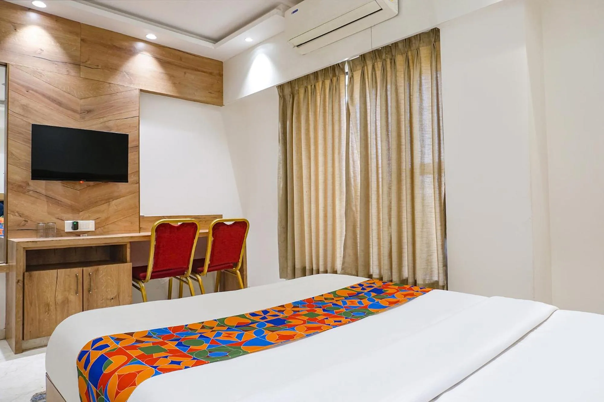 Bed in FabHotel Pancharatna Regency - Nr Medicover Hospital
