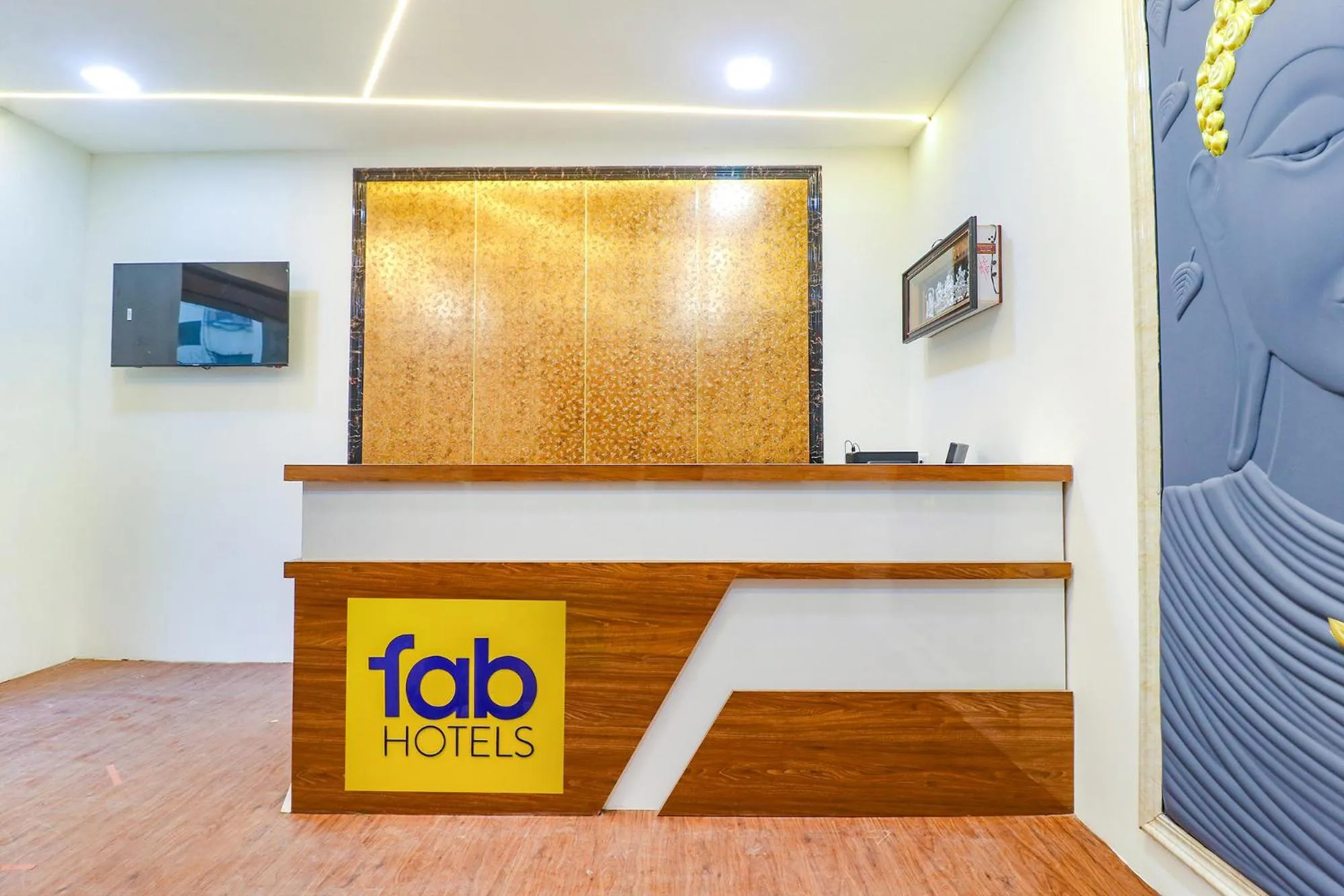 Lobby or reception in FabHotel E City Inn - 3km from Infosys Campus