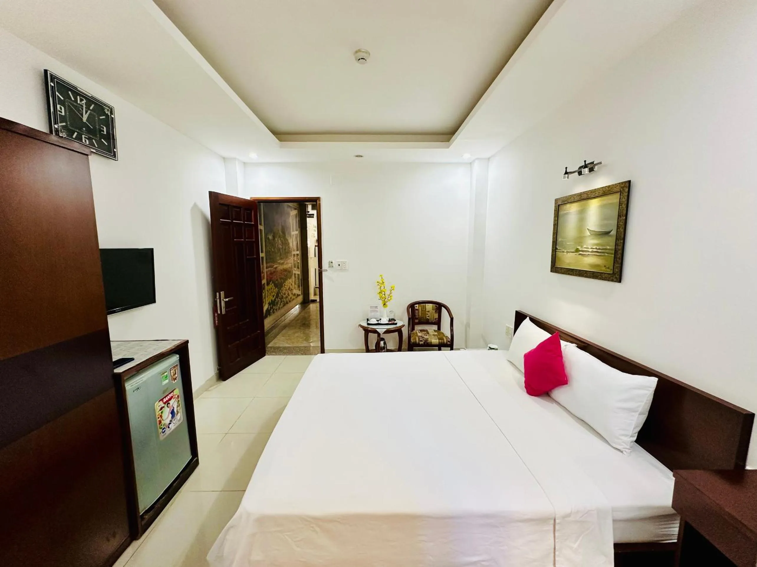 Bed in REDFLOWER HOTEL