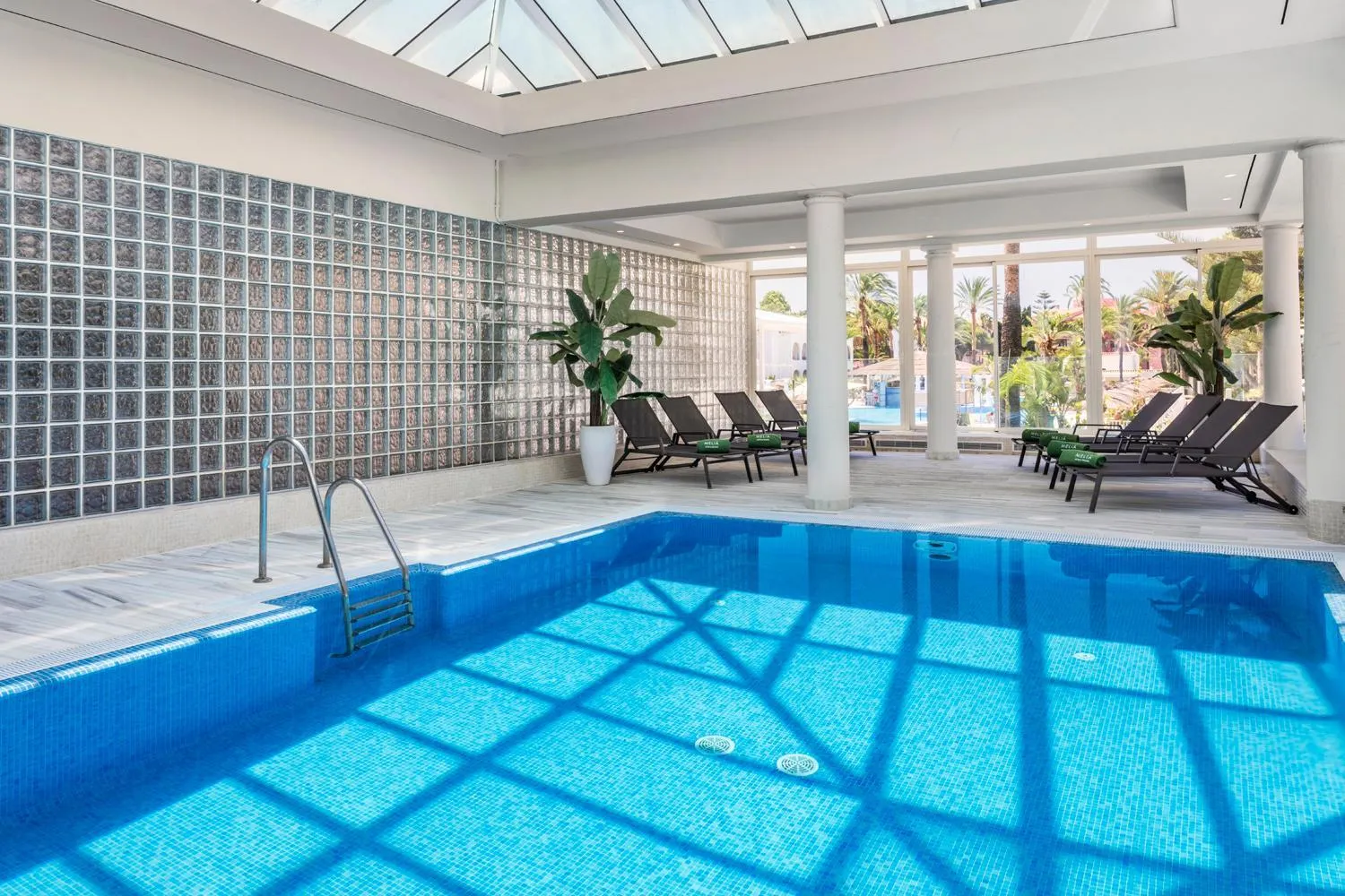 Swimming pool in Meliá Zahara Resort & Villas