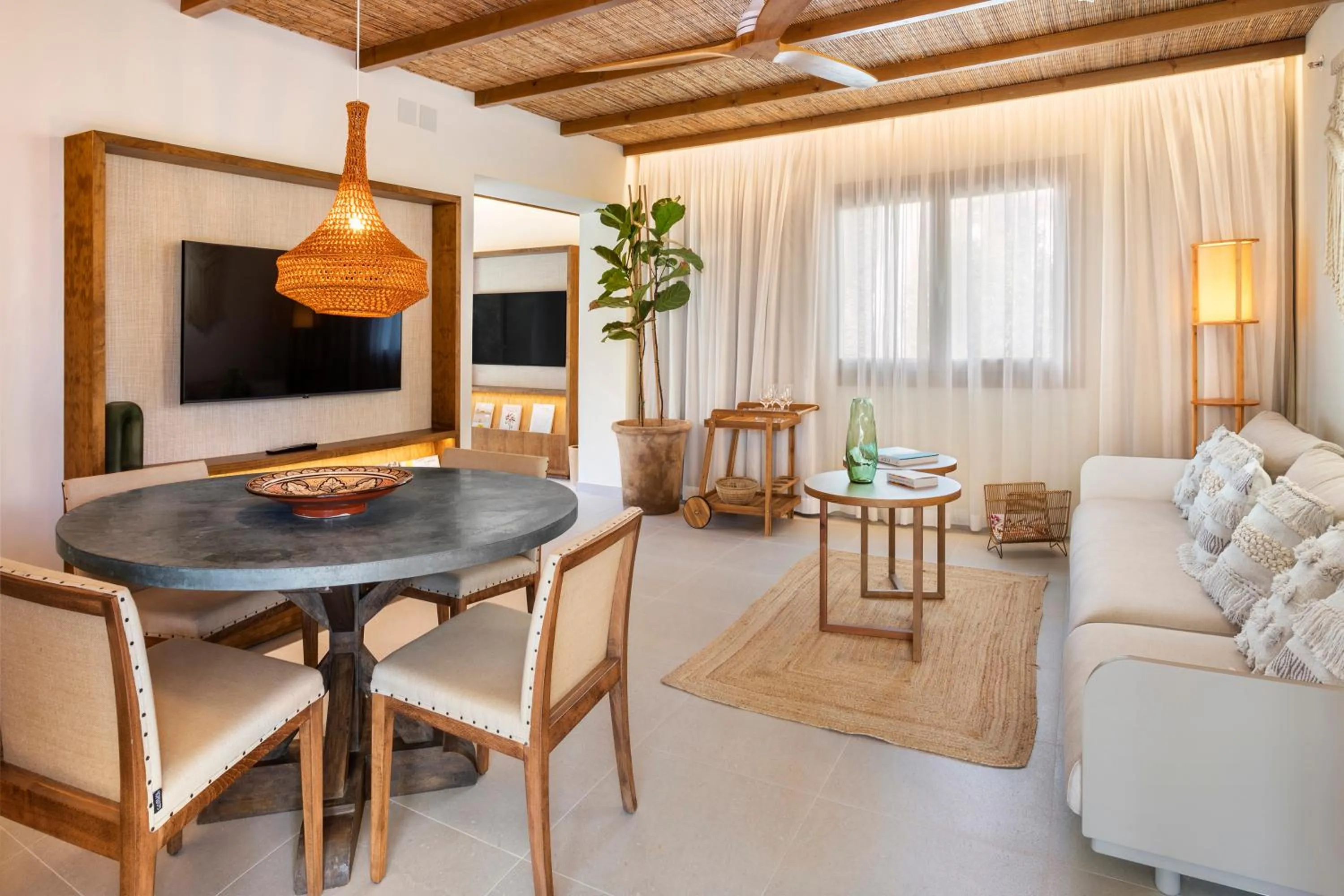 TV and multimedia in Meliá Zahara Resort & Villas